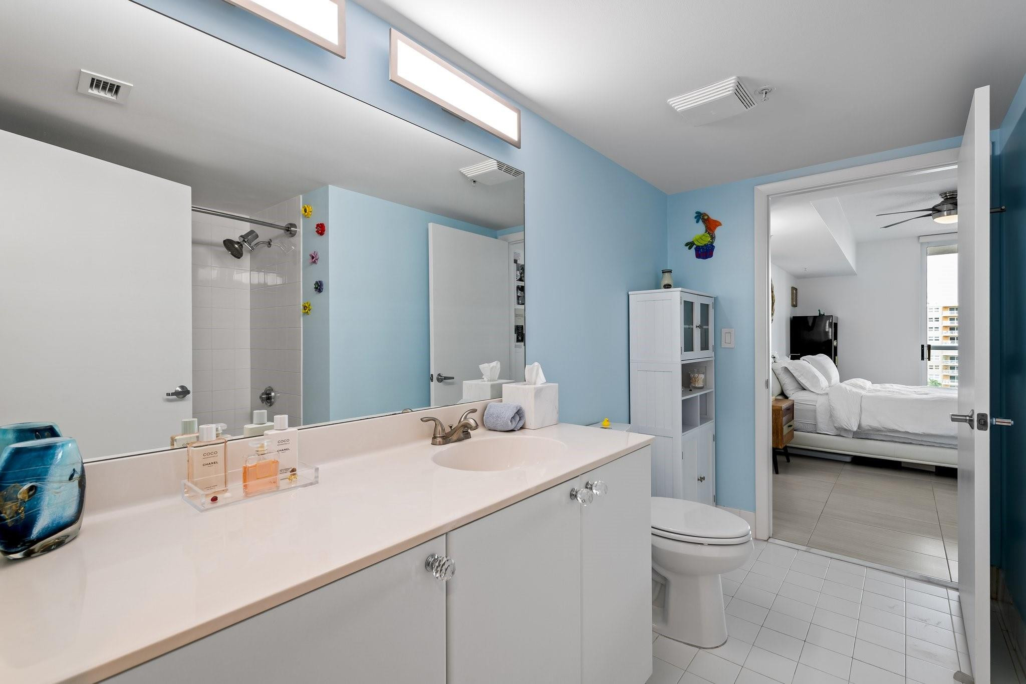 TIDES AT BRIDGESIDE SQUARE - Residential