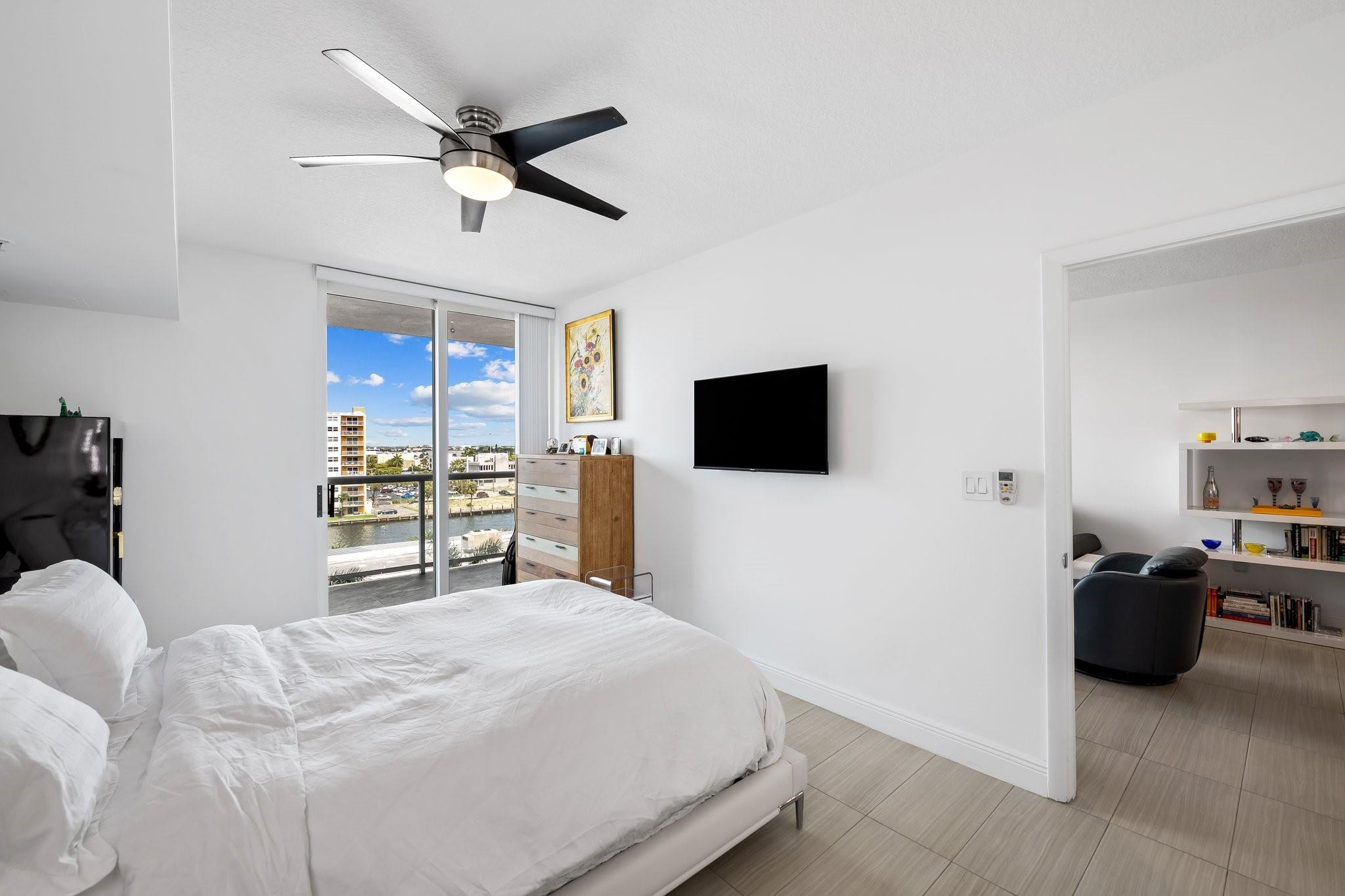 TIDES AT BRIDGESIDE SQUARE - Residential