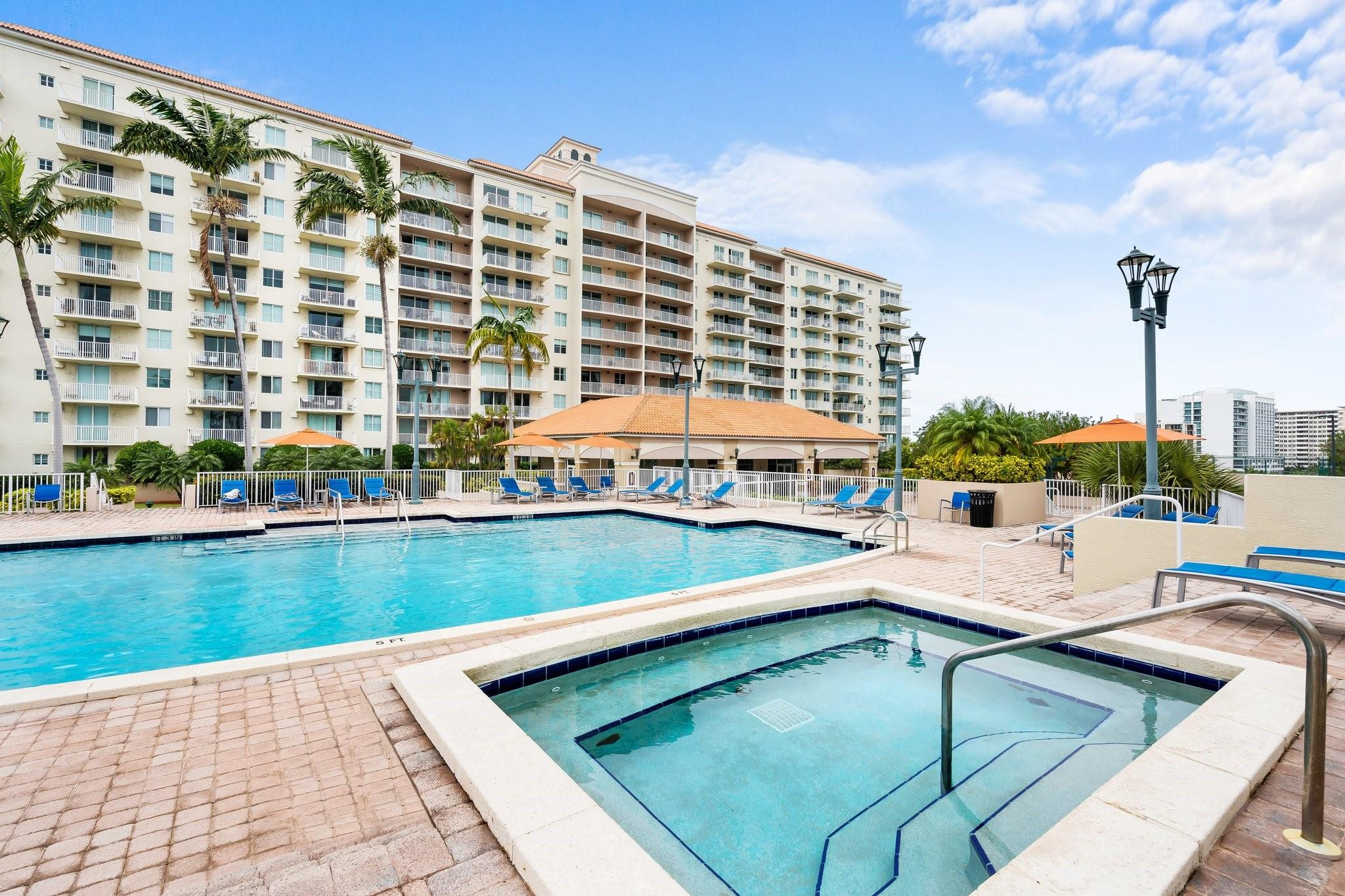 TIDES AT BRIDGESIDE SQUARE - Residential