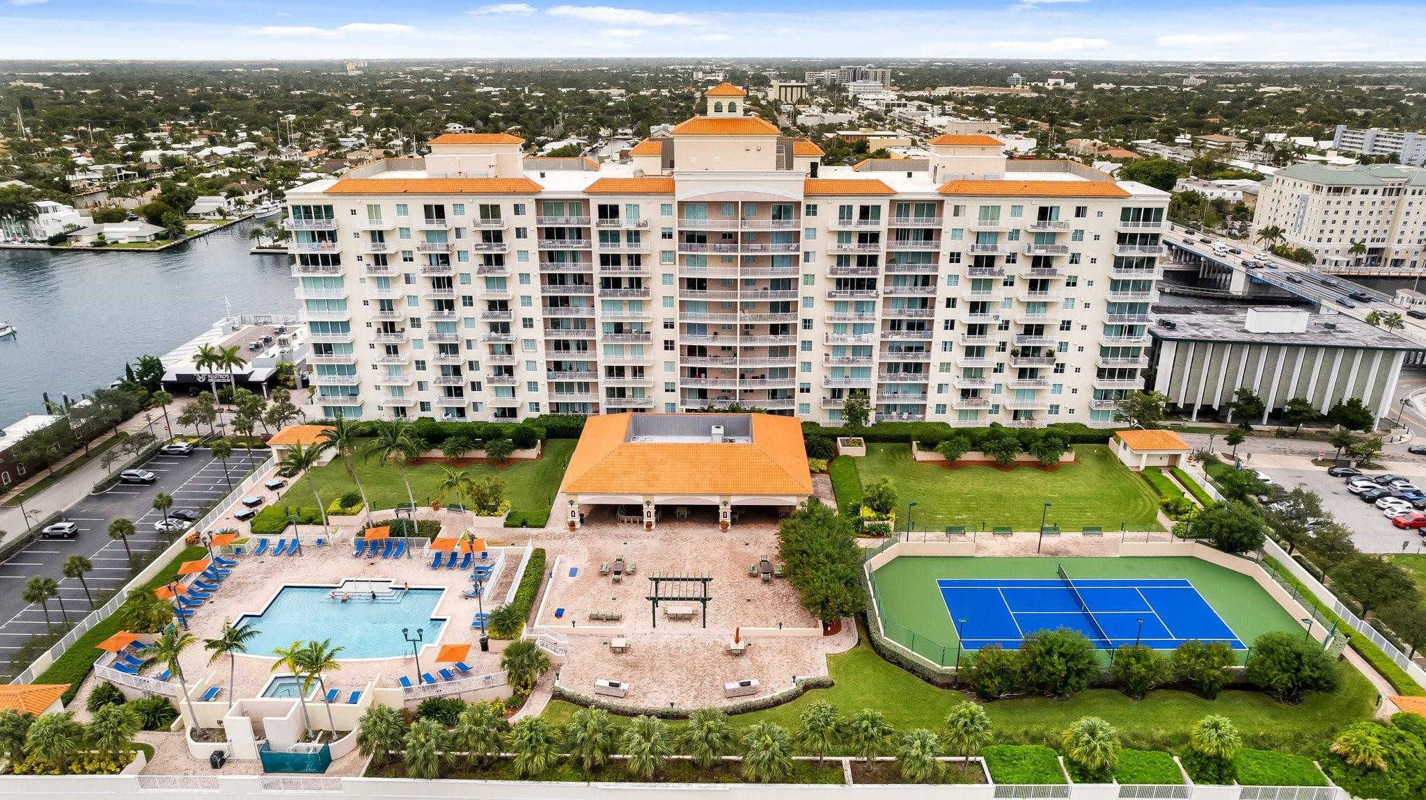 TIDES AT BRIDGESIDE SQUARE - Residential