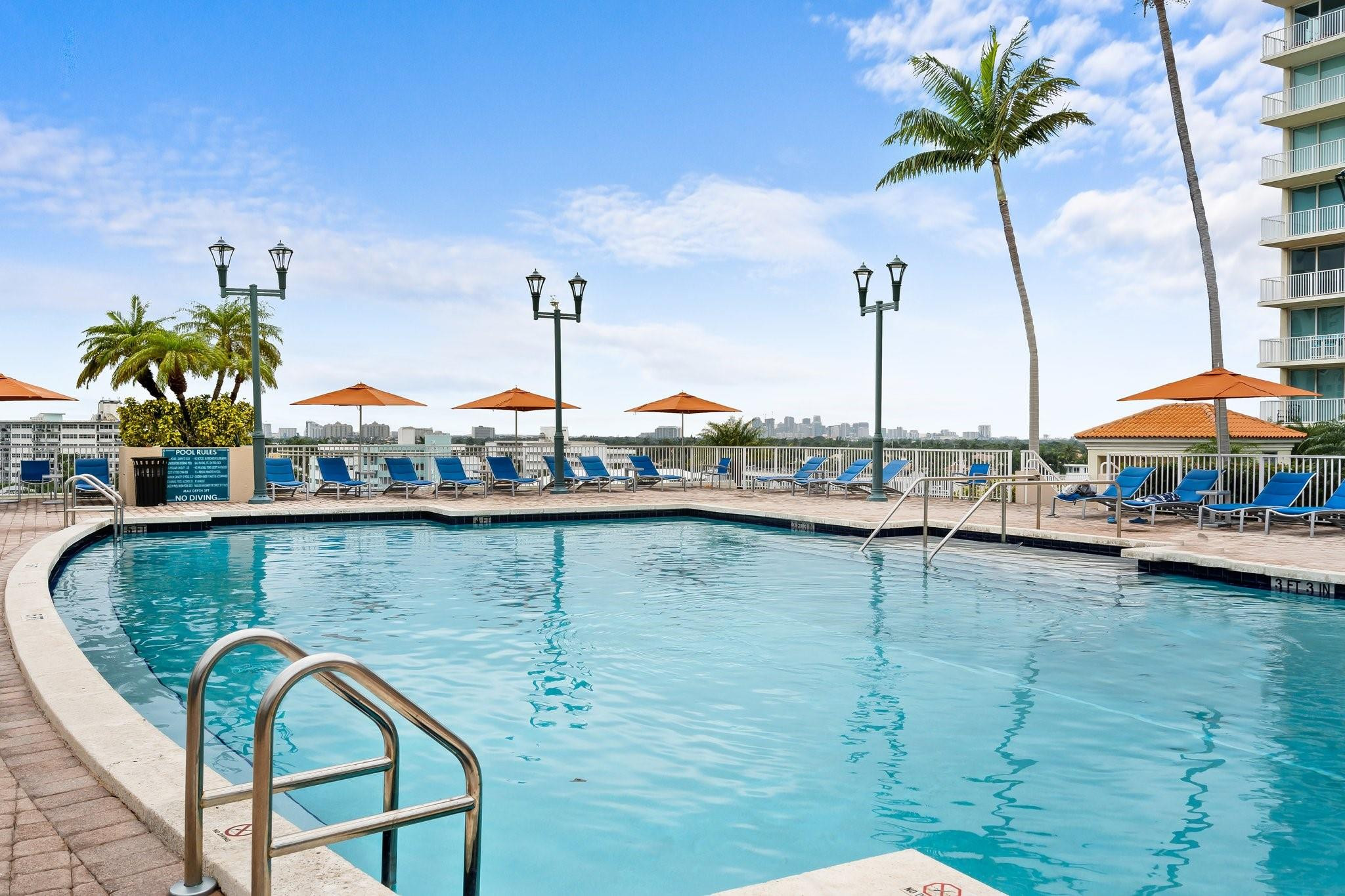 TIDES AT BRIDGESIDE SQUARE - Residential