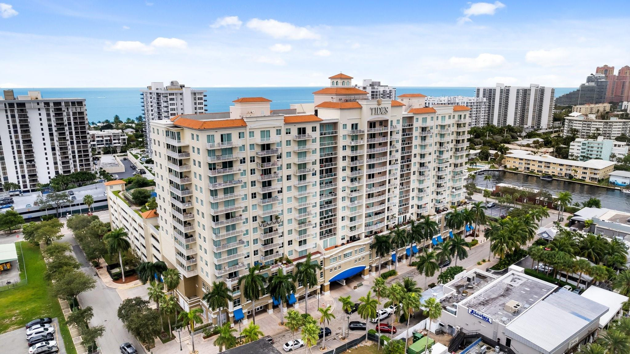 TIDES AT BRIDGESIDE SQUARE - Residential