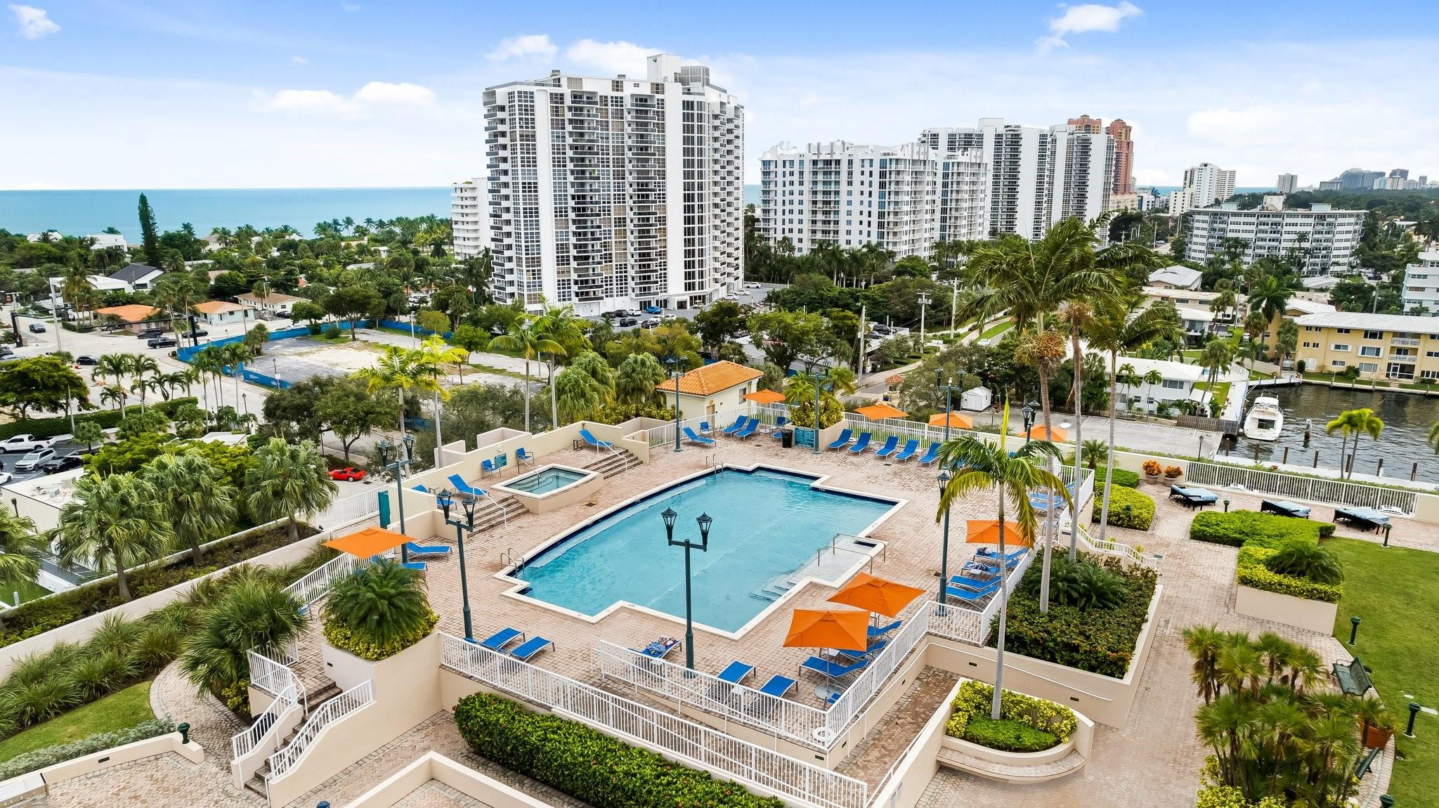 TIDES AT BRIDGESIDE SQUARE - Residential