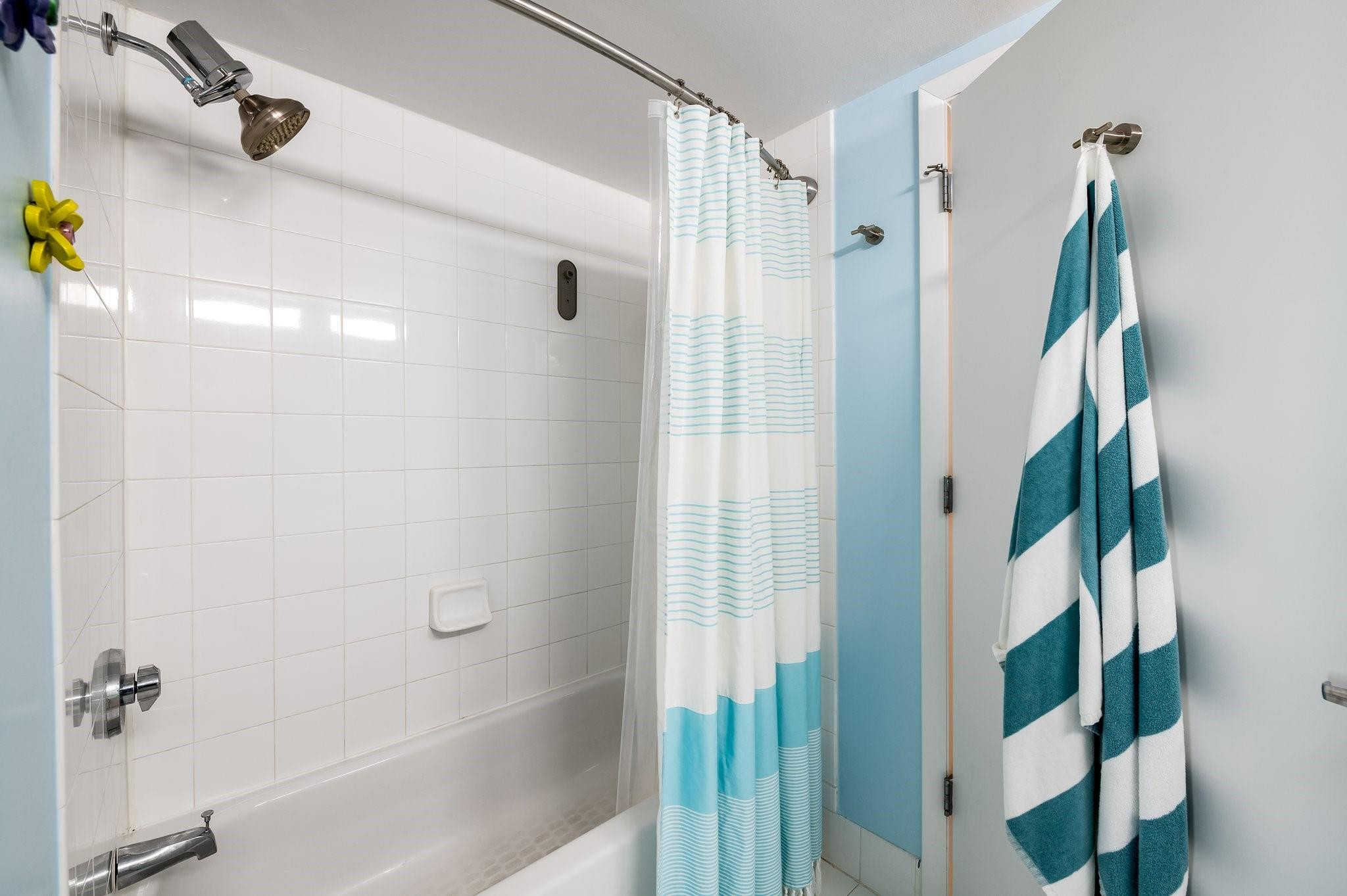 TIDES AT BRIDGESIDE SQUARE - Residential
