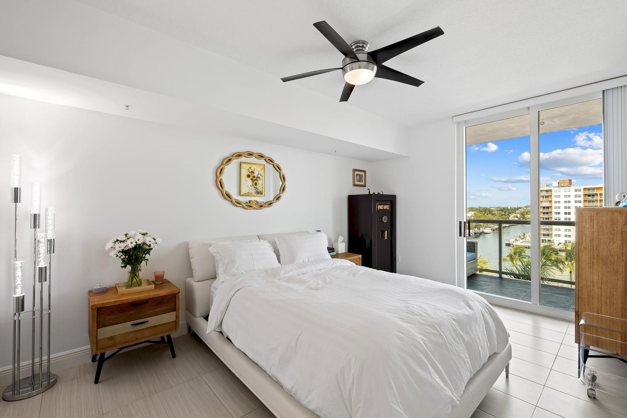 TIDES AT BRIDGESIDE SQUARE - Residential