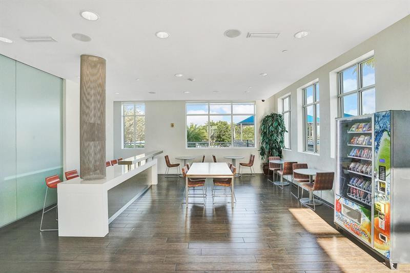 THE EDGE - Residential