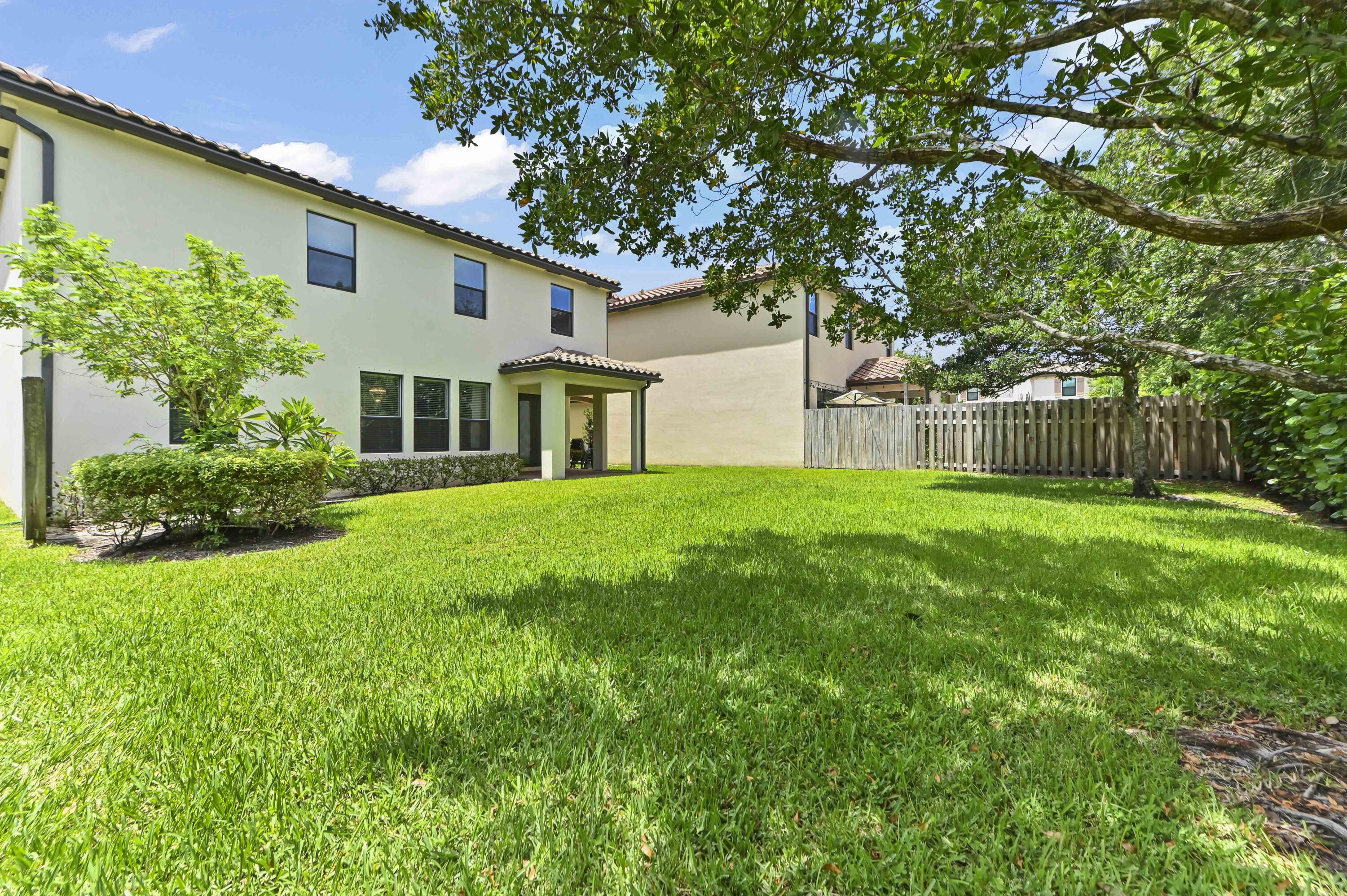GULFSTREAM PRESERVE - Residential