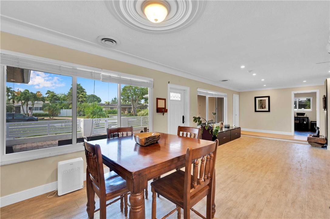 HOLLYWOOD HILLS - Residential