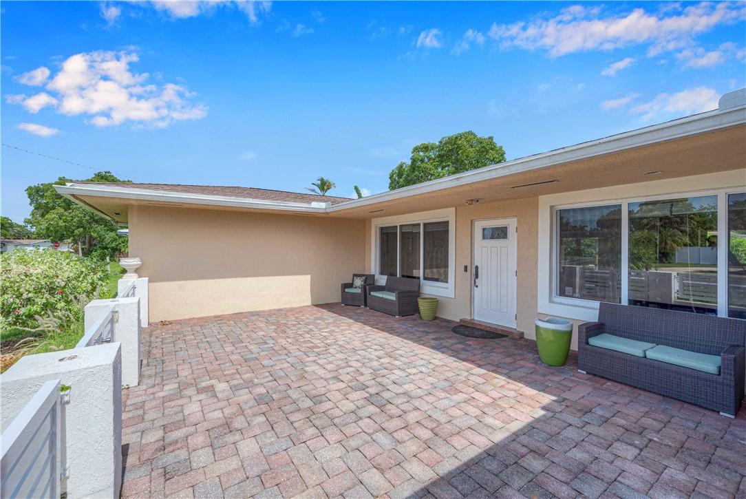 HOLLYWOOD HILLS - Residential