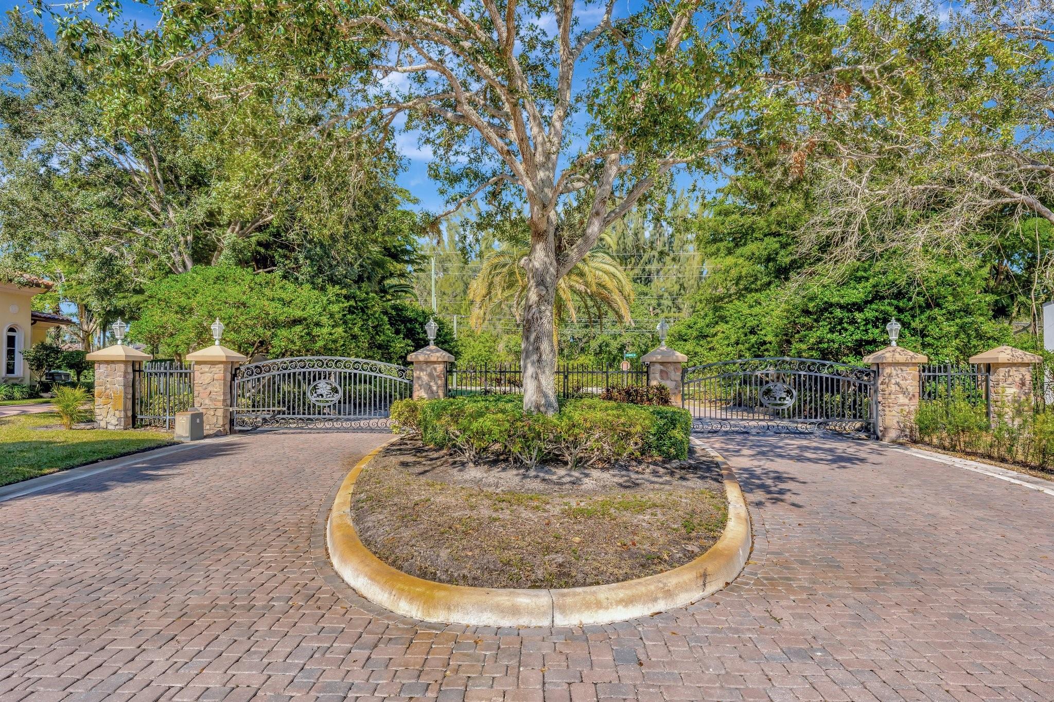 Estates of Pinetree - Residential