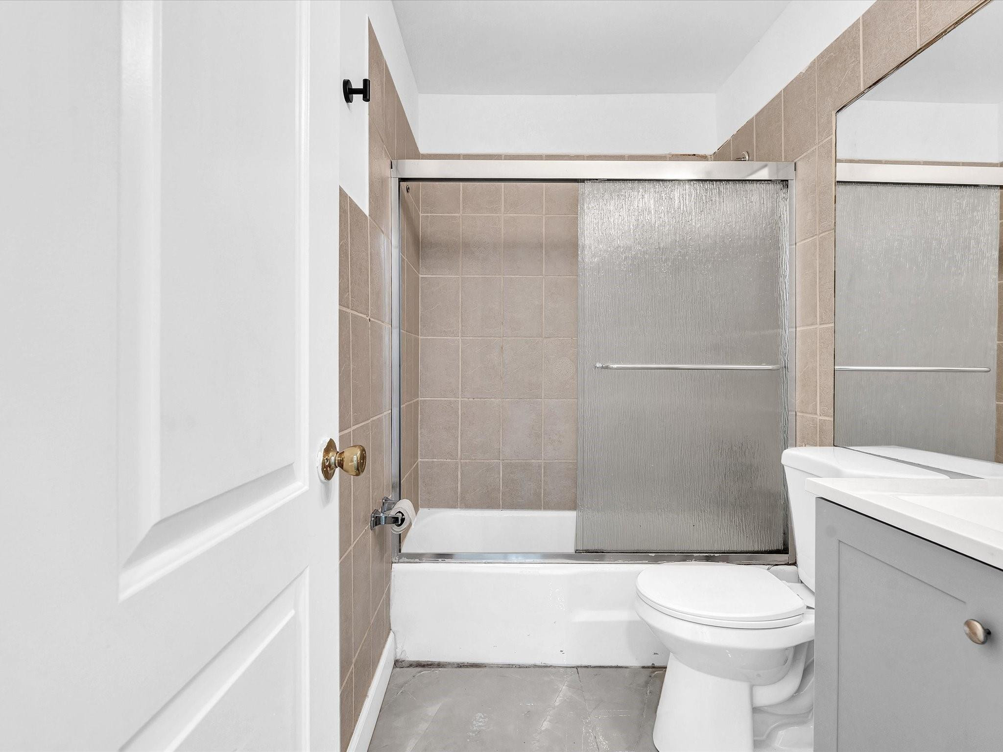 ARROWHEAD CONDO NO II - Residential Lease