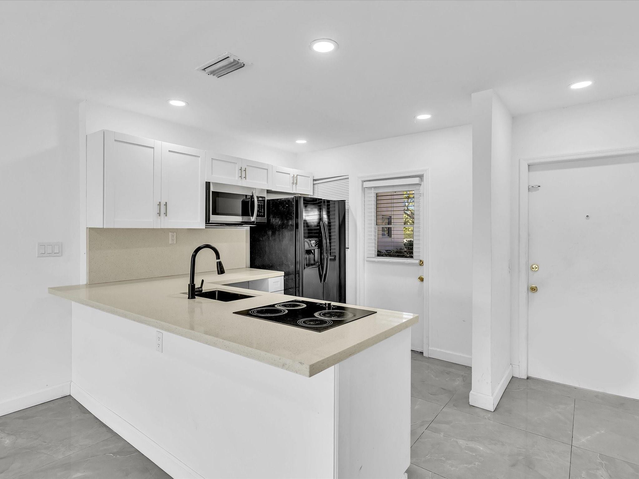 ARROWHEAD CONDO NO II - Residential Lease