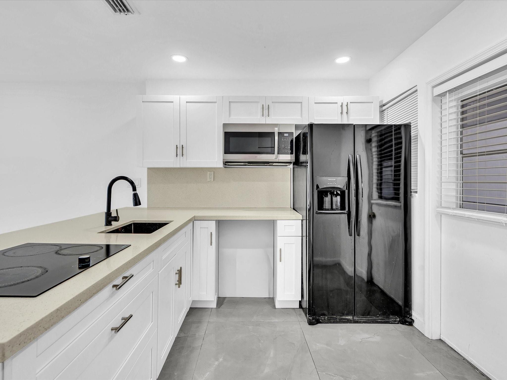 ARROWHEAD CONDO NO II - Residential Lease