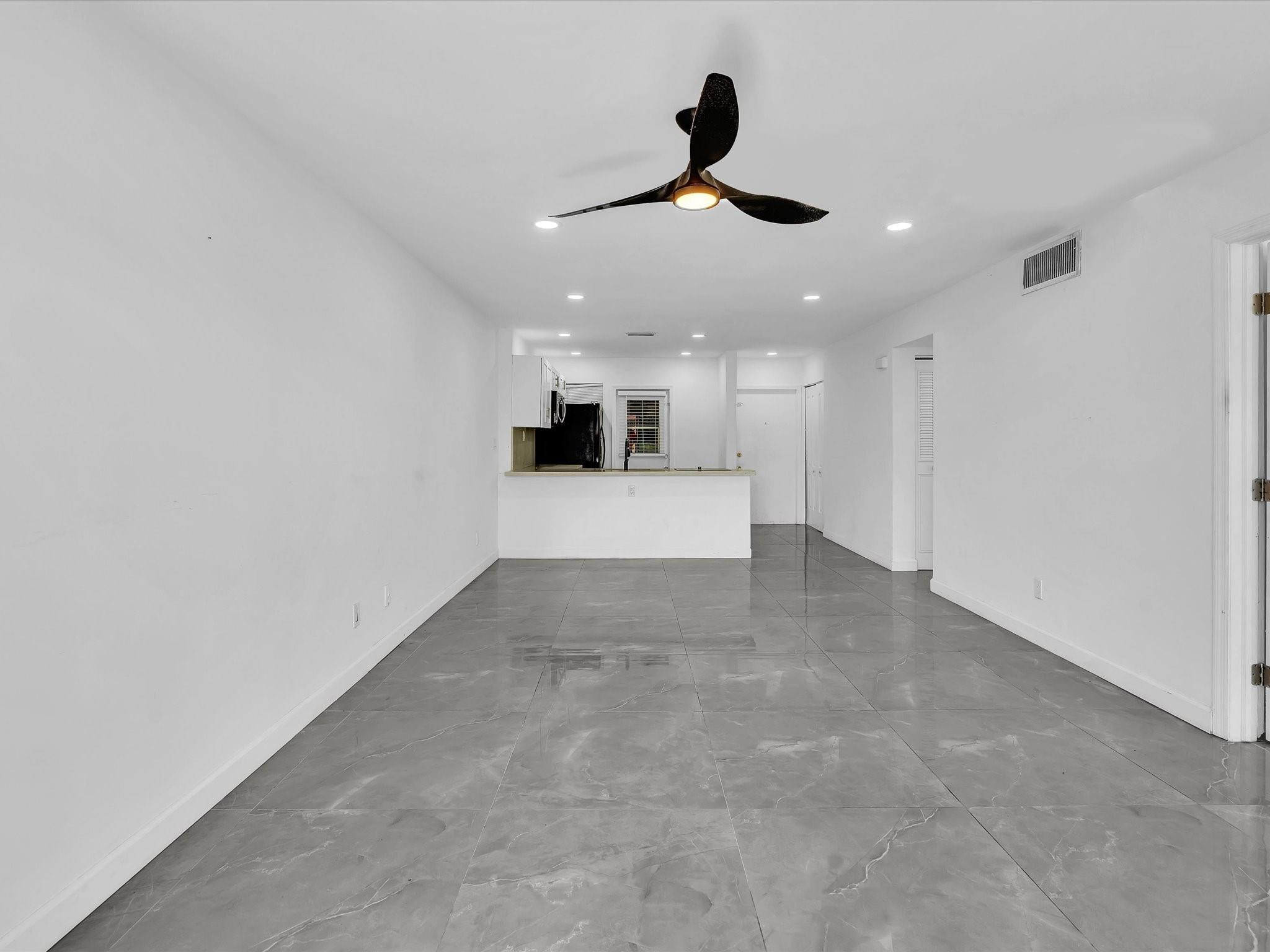 ARROWHEAD CONDO NO II - Residential Lease