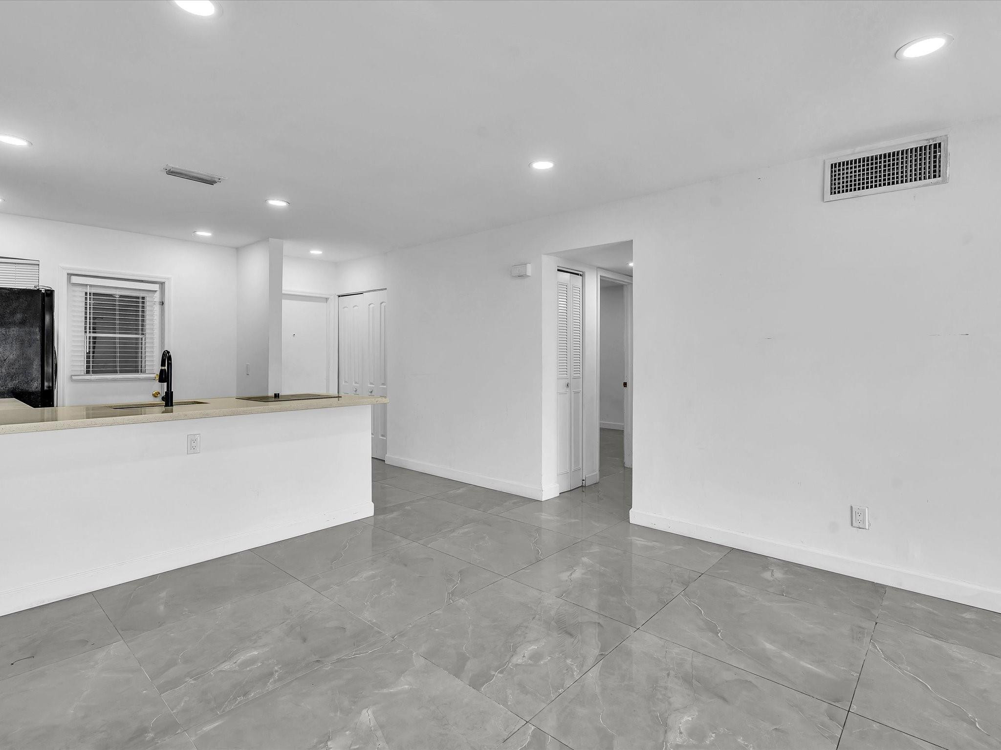 ARROWHEAD CONDO NO II - Residential Lease
