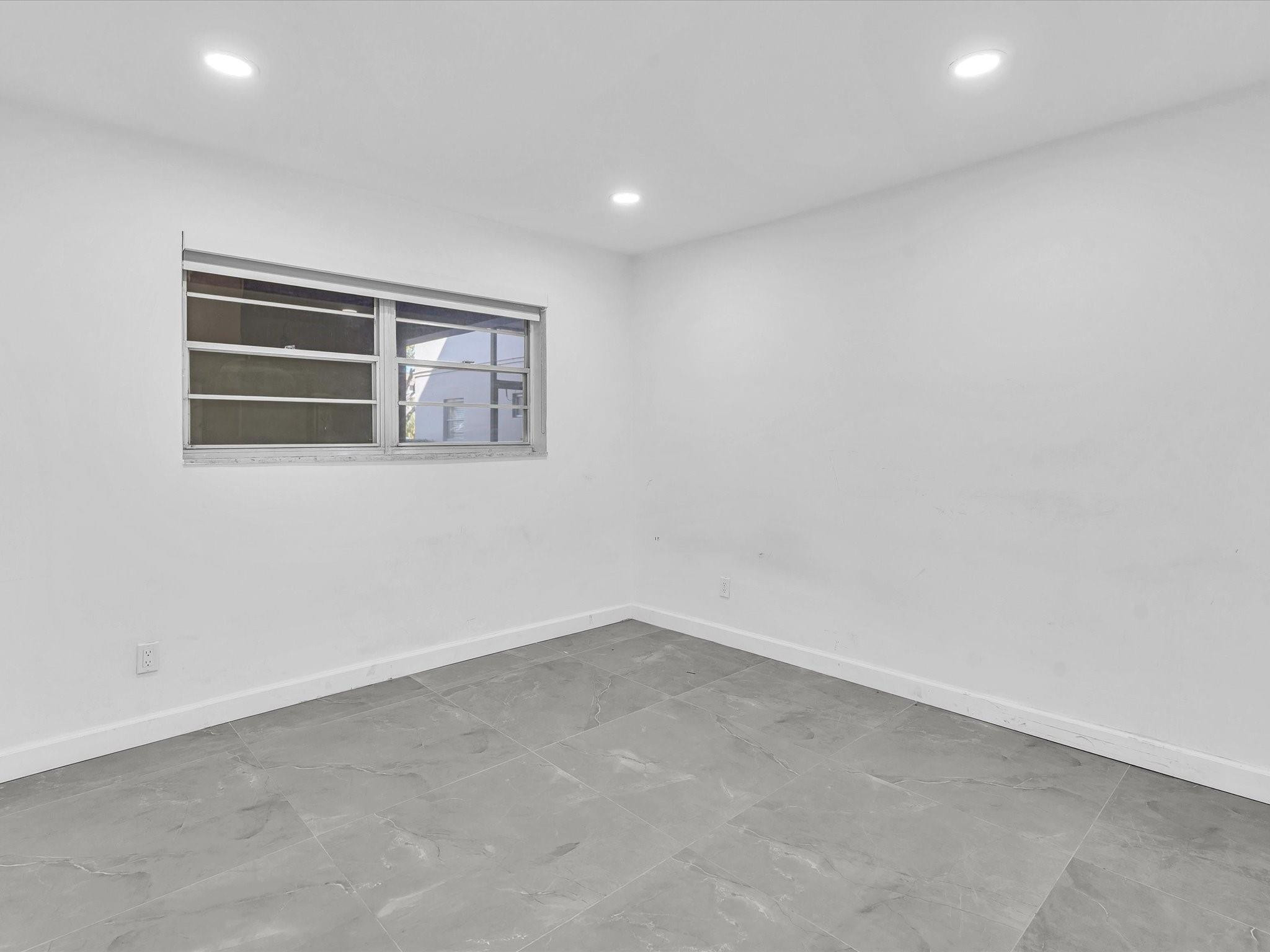 ARROWHEAD CONDO NO II - Residential Lease