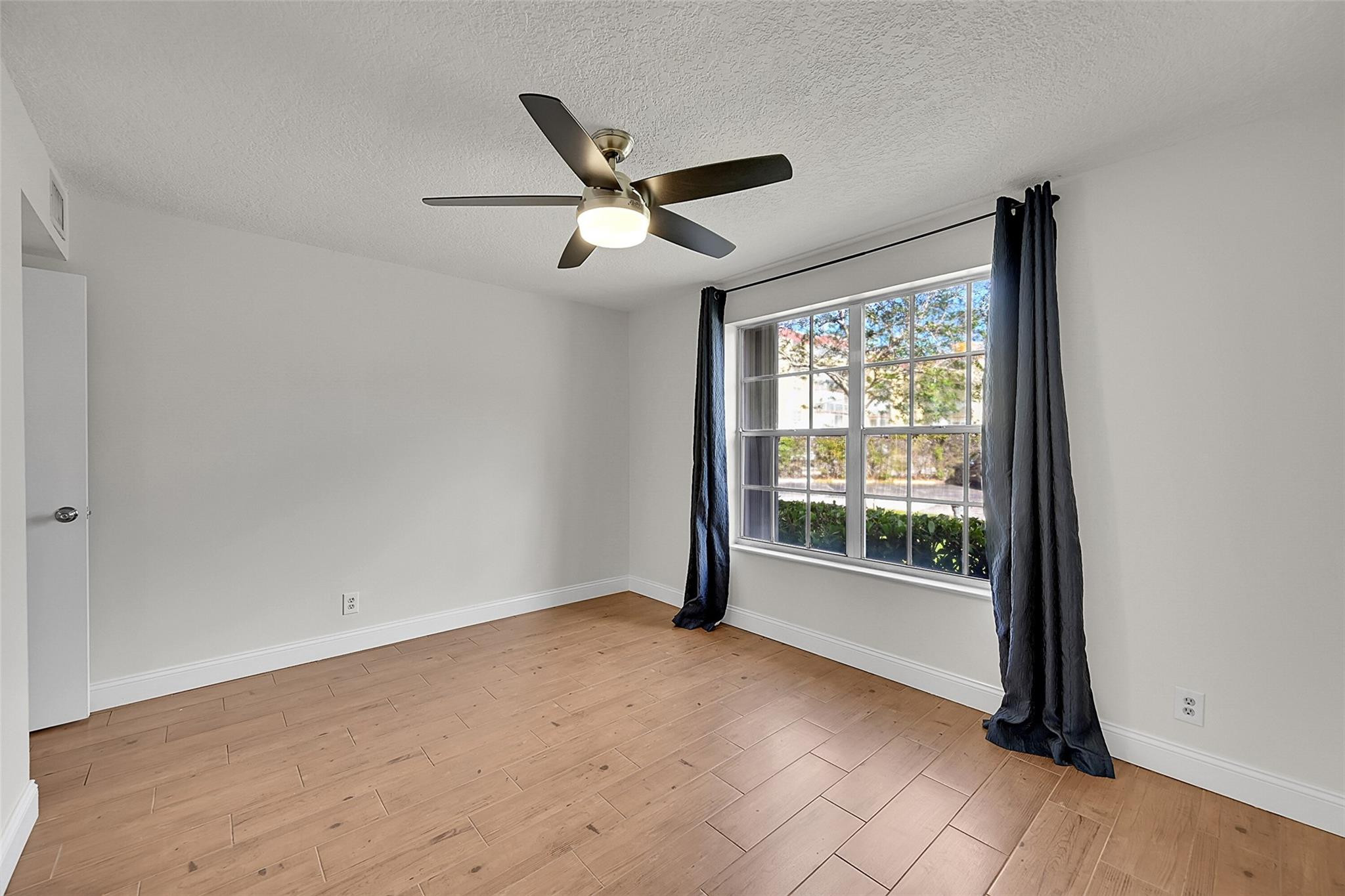 FRENCH QUARTER CONDOMINIUM - Residential Lease