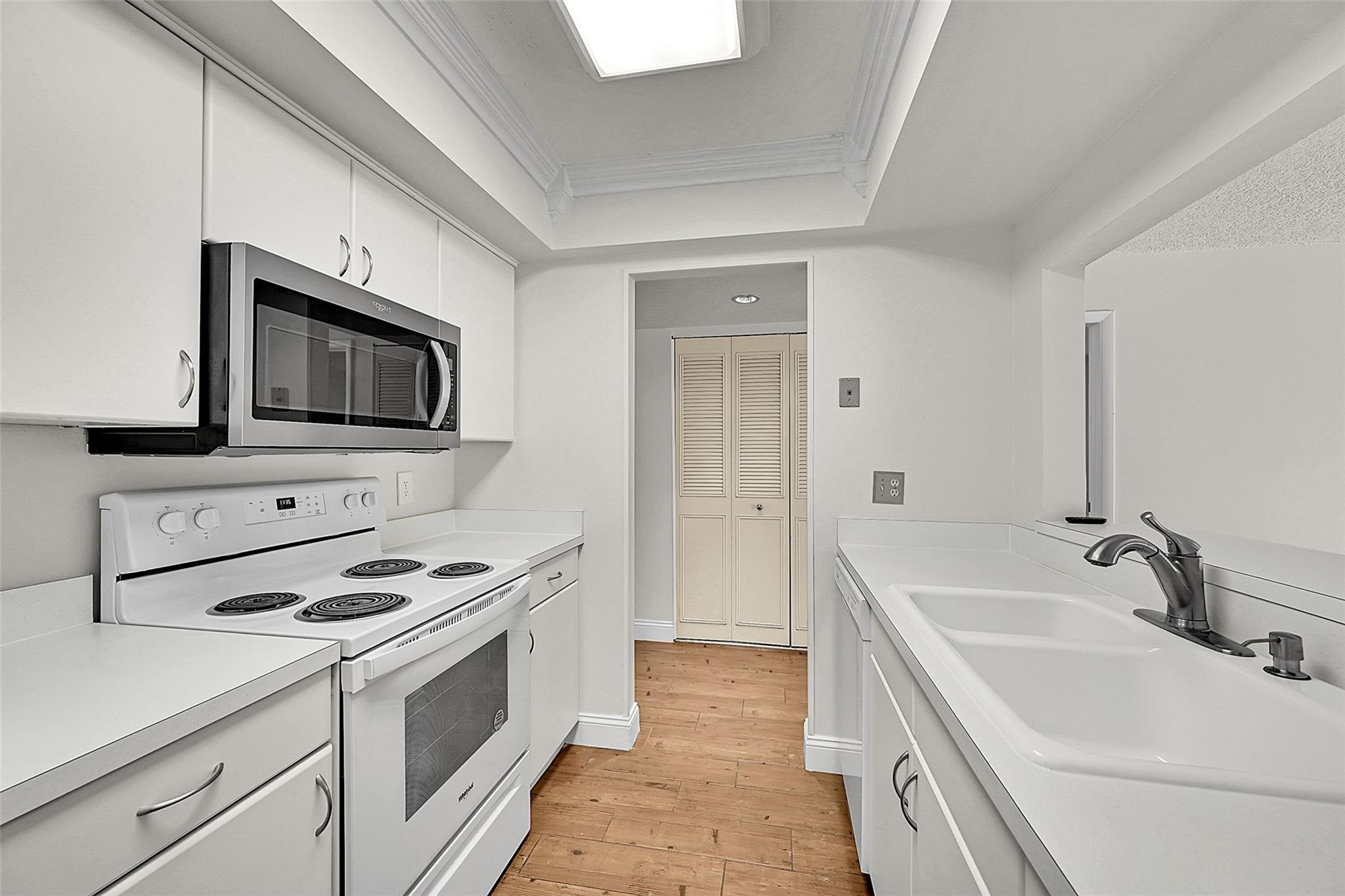 FRENCH QUARTER CONDOMINIUM - Residential Lease