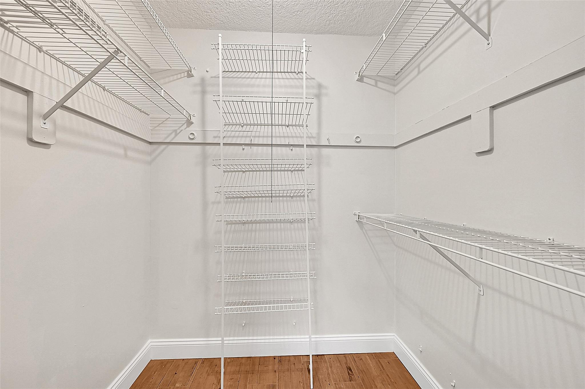 FRENCH QUARTER CONDOMINIUM - Residential Lease