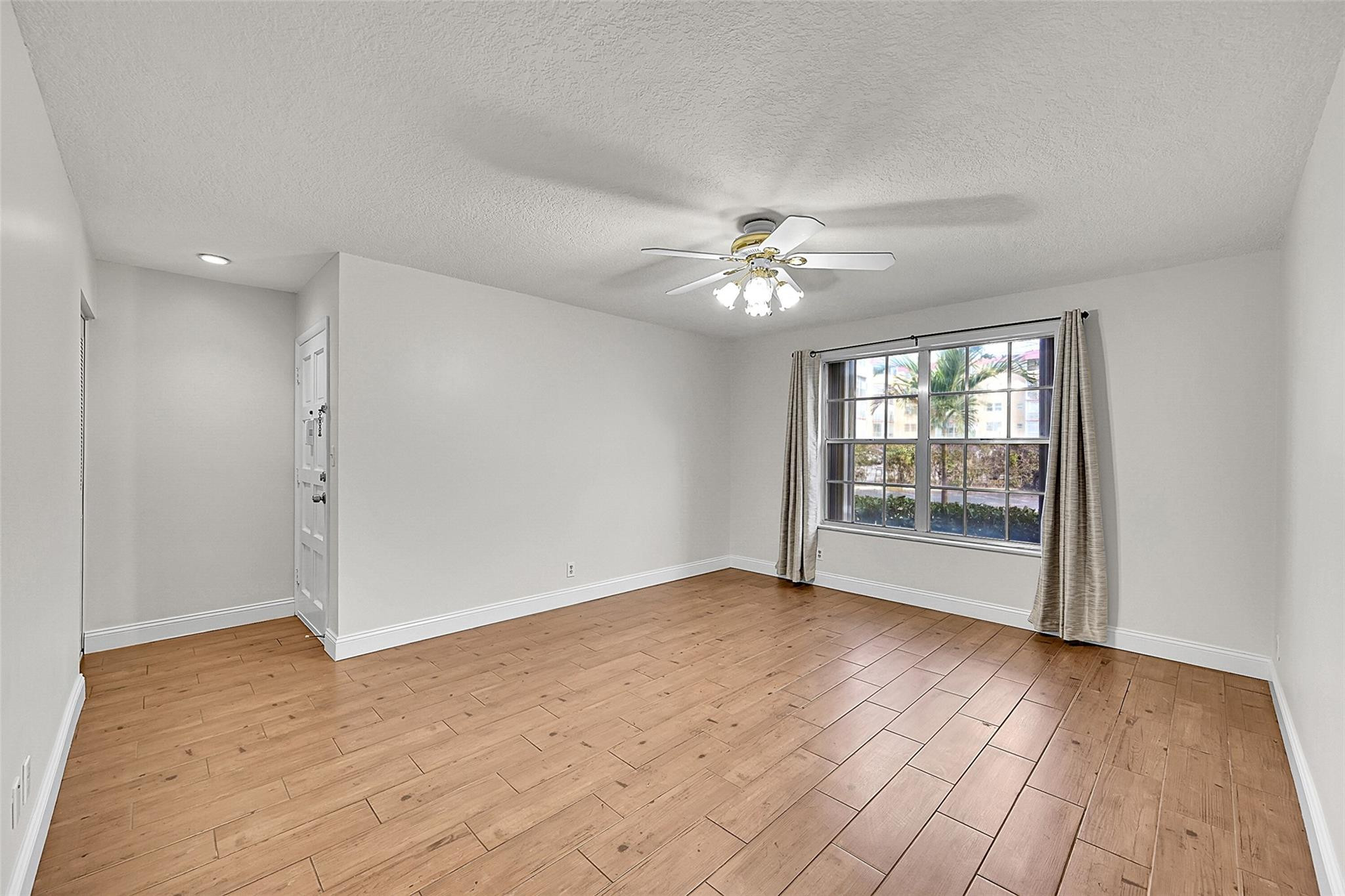 FRENCH QUARTER CONDOMINIUM - Residential Lease