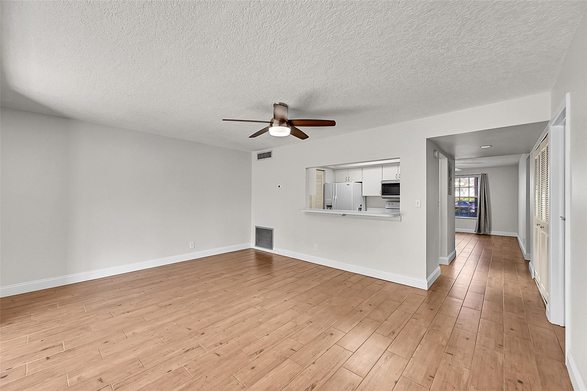 FRENCH QUARTER CONDOMINIUM - Residential Lease