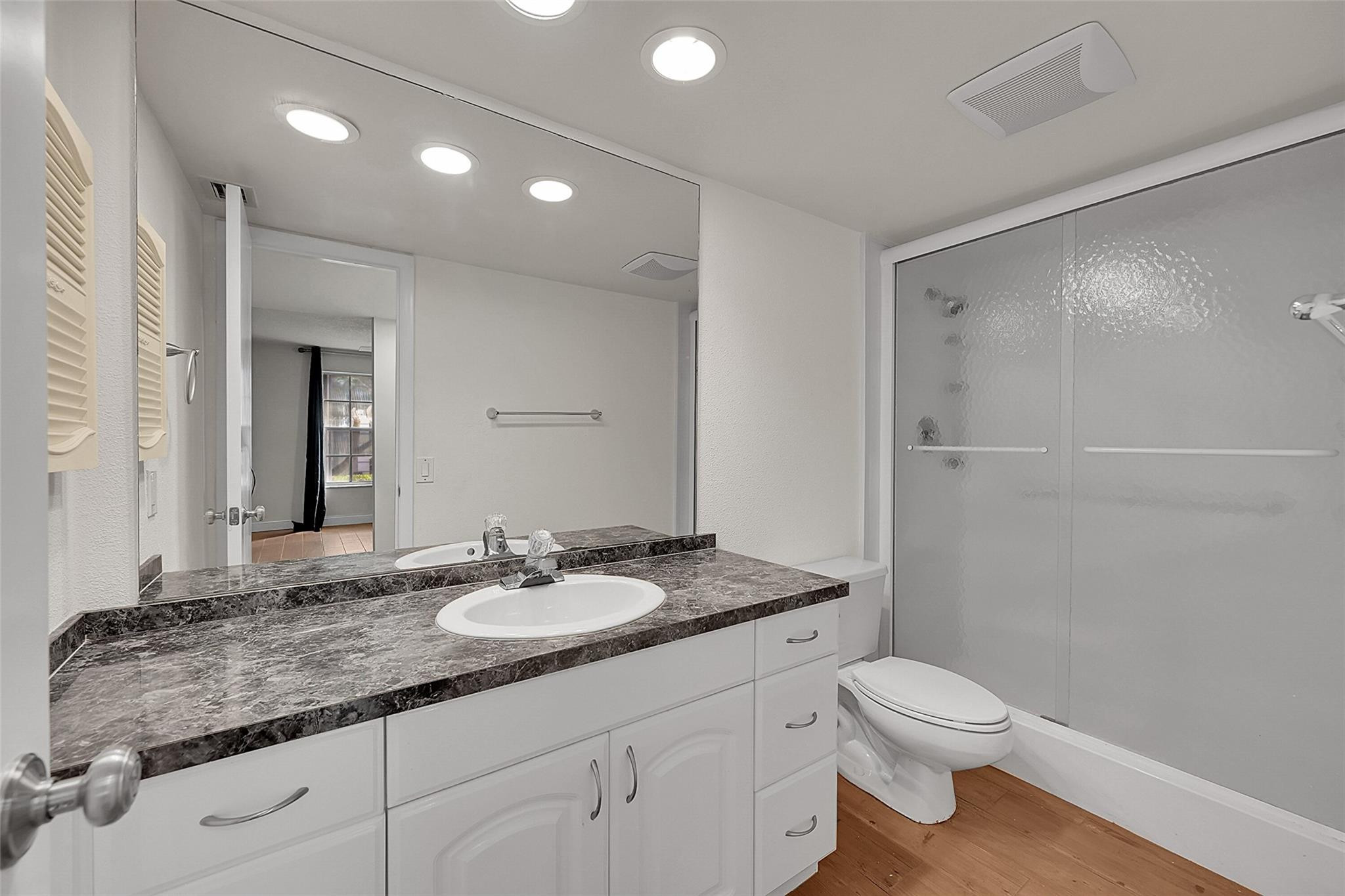 FRENCH QUARTER CONDOMINIUM - Residential Lease