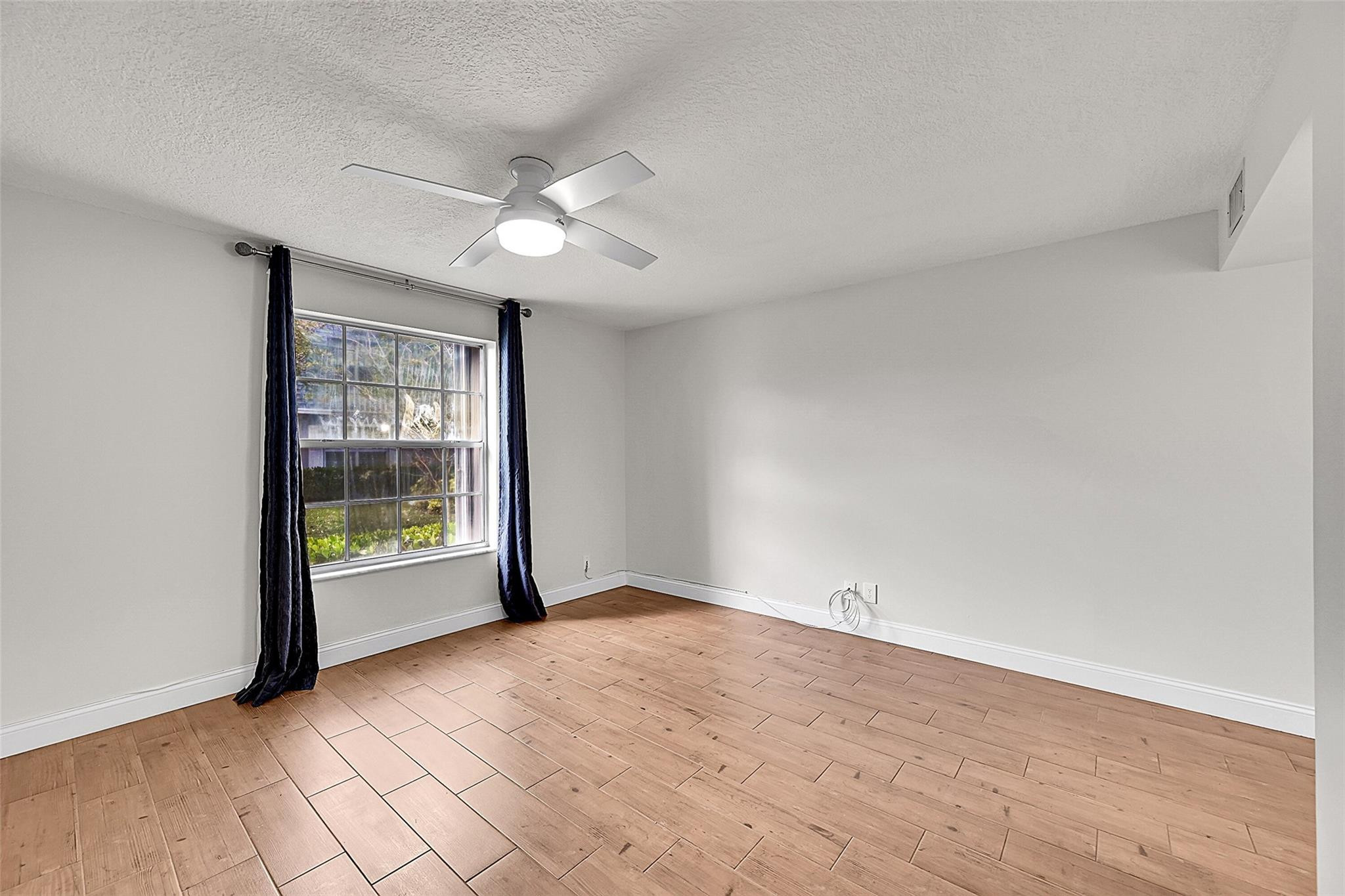 FRENCH QUARTER CONDOMINIUM - Residential Lease
