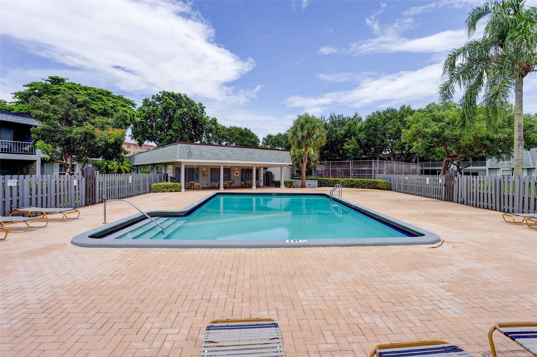 FRENCH QUARTER CONDOMINIUM - Residential Lease