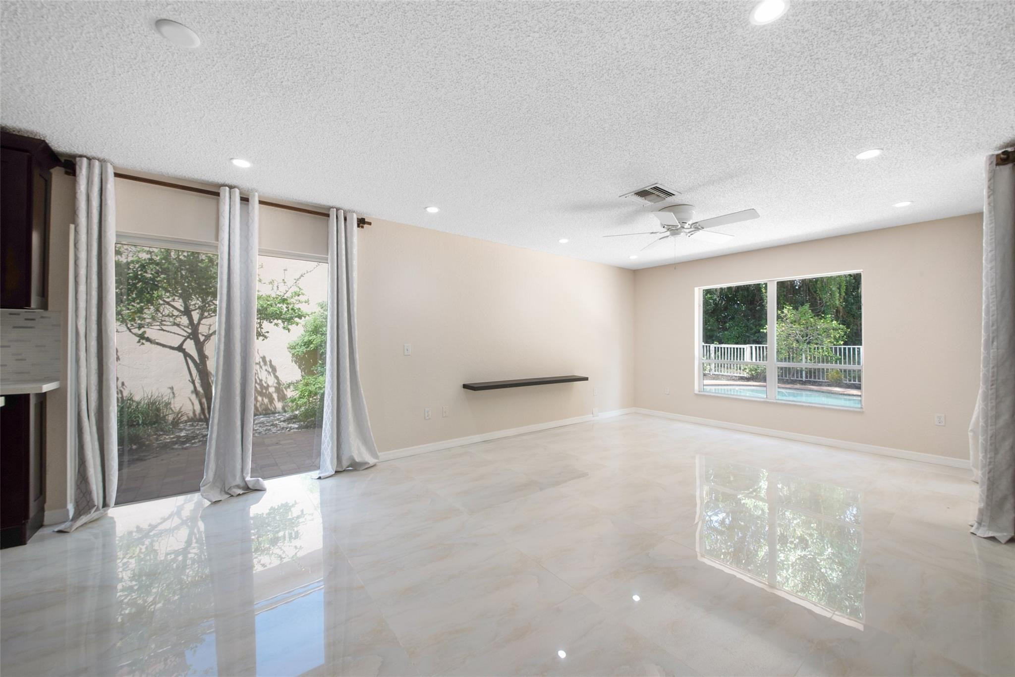 Whittier Oaks at Terramar - Residential