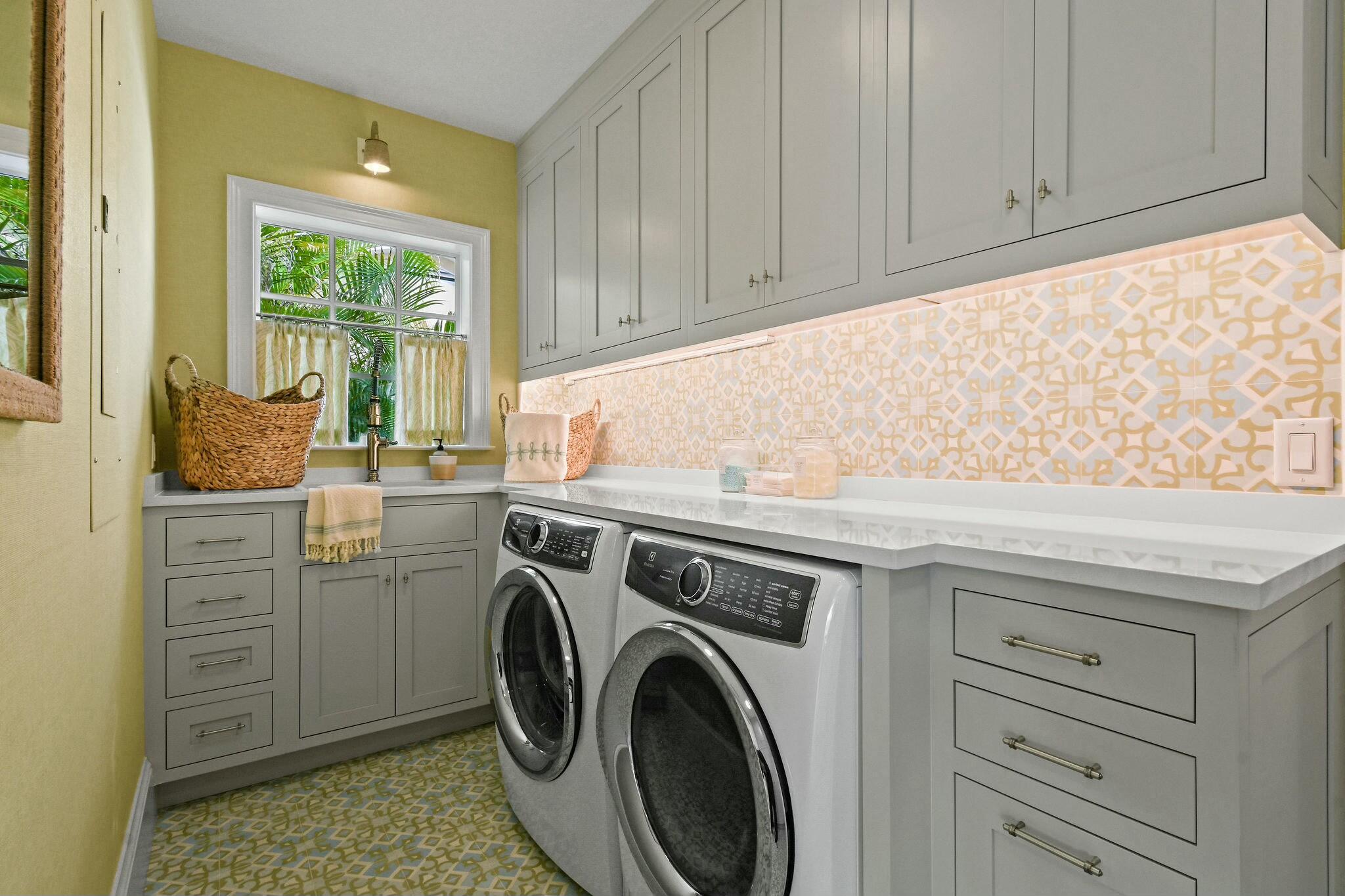 JUPITER INLET BEACH COLONY - Residential