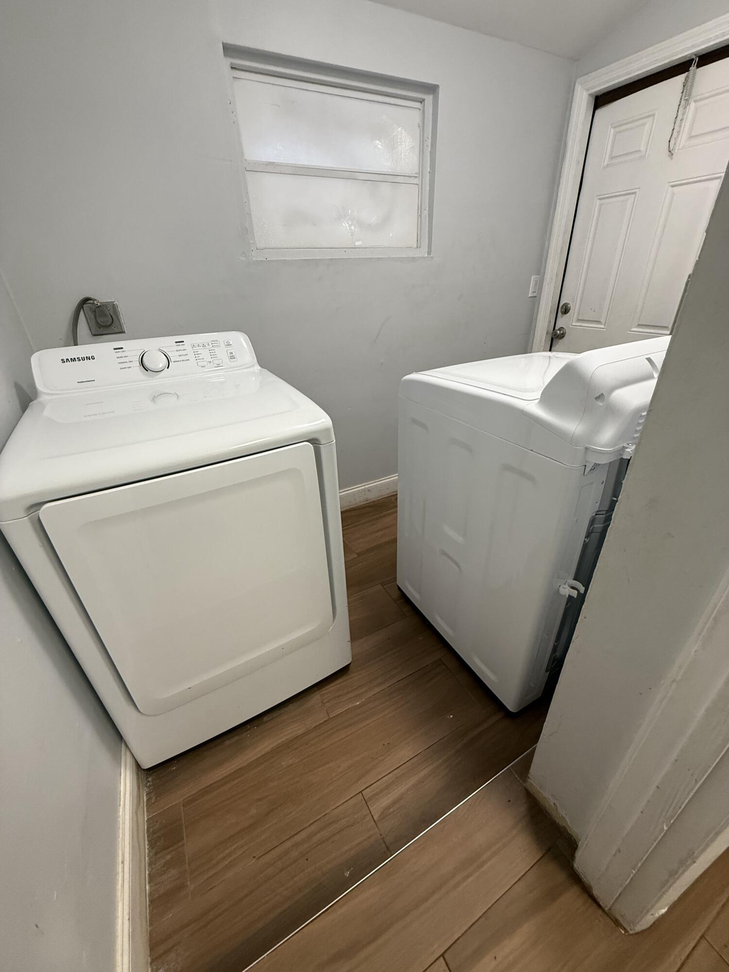 NORTH LAKE WORTH - Residential Lease