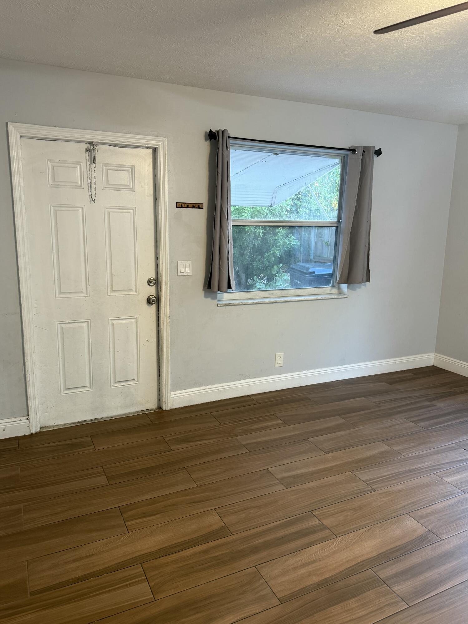 NORTH LAKE WORTH - Residential Lease