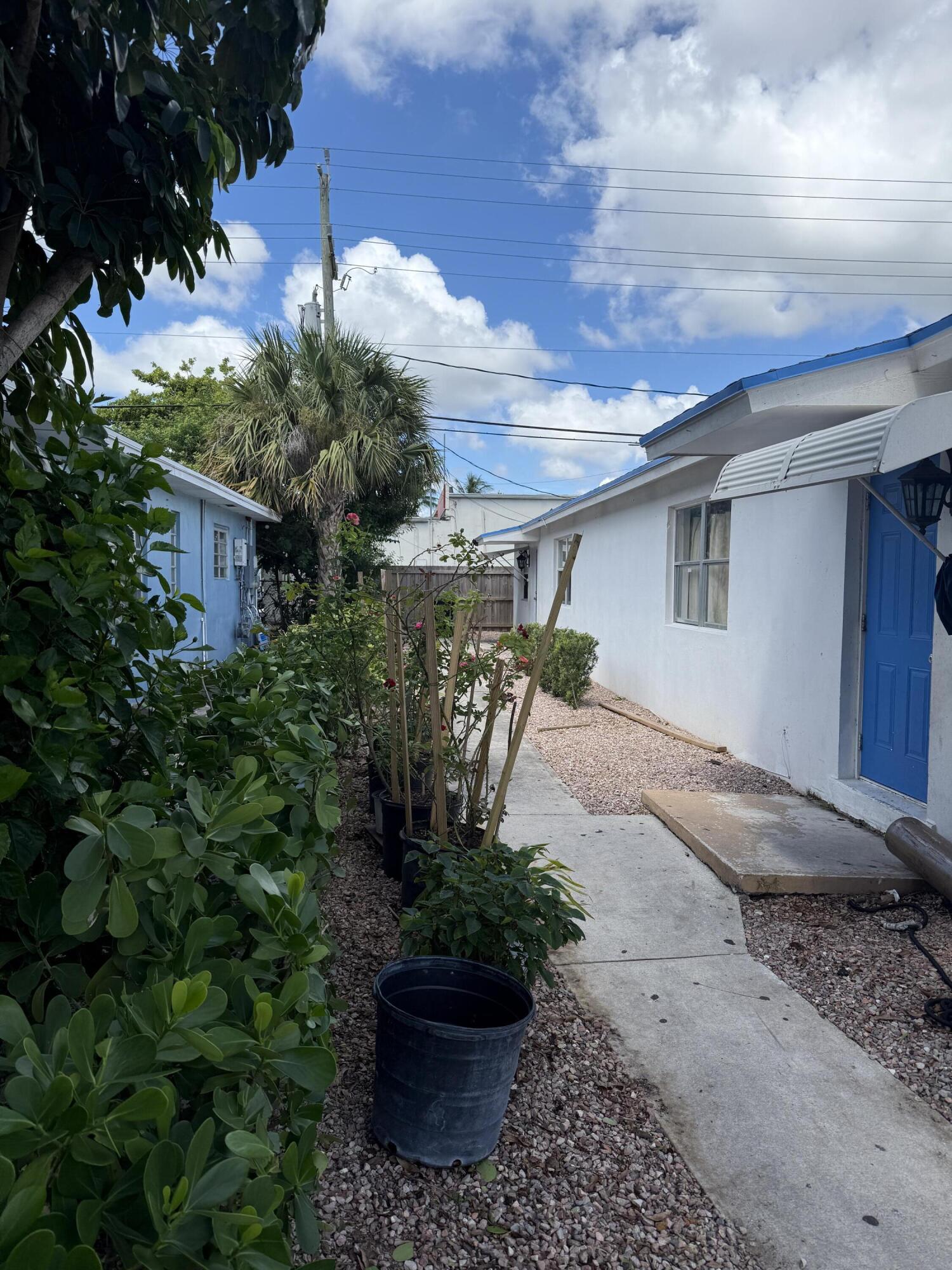 NORTH LAKE WORTH - Residential Lease