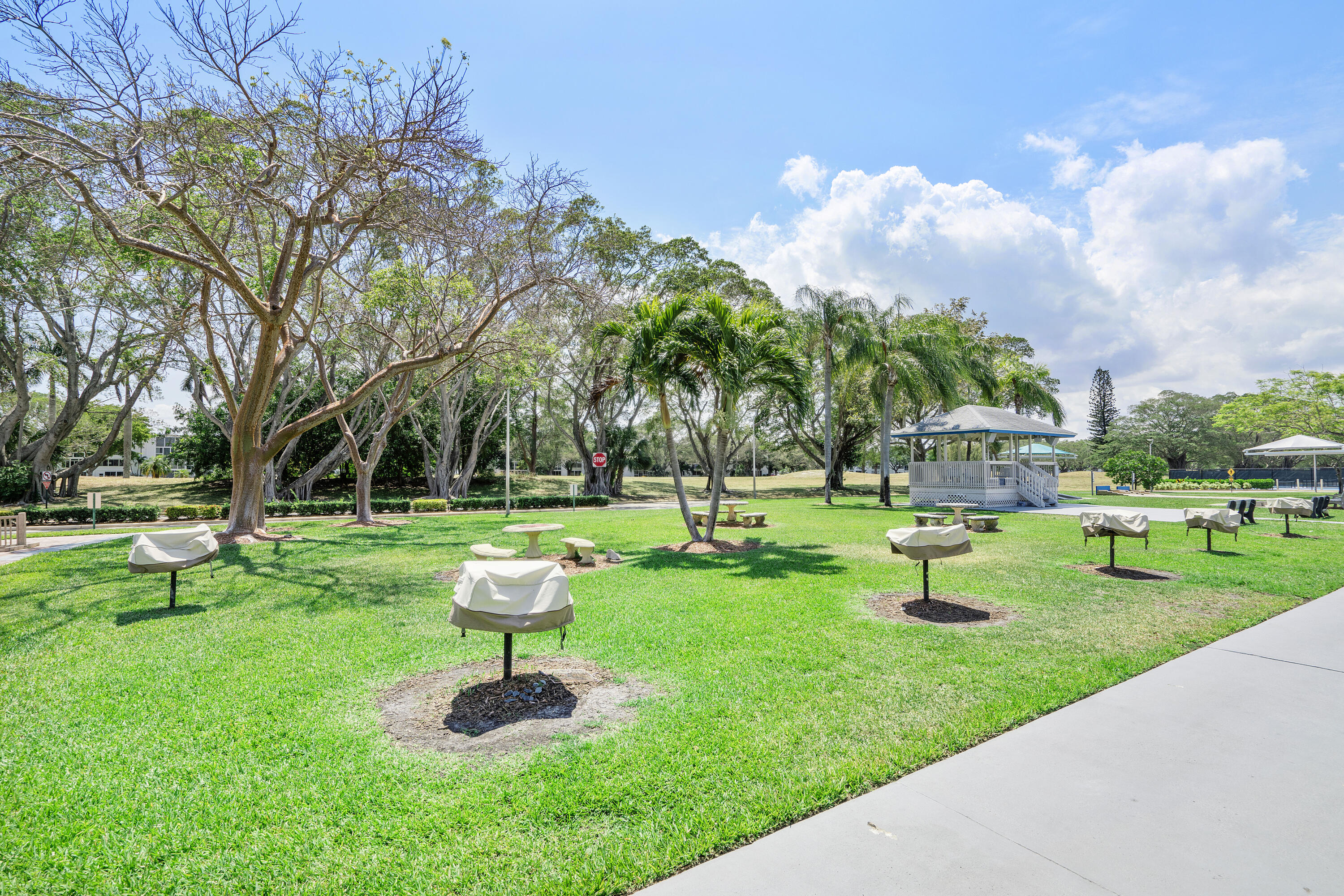 TILFORD O CONDO - Residential
