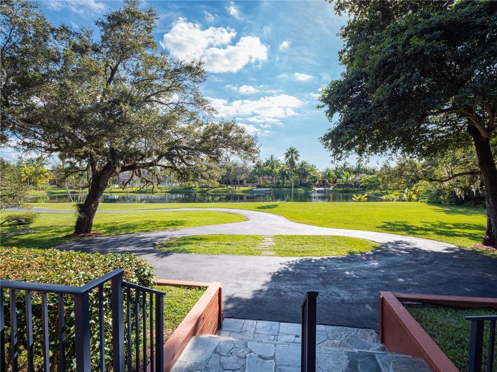 THE RIDGE AT LAUREL OAKS - Residential