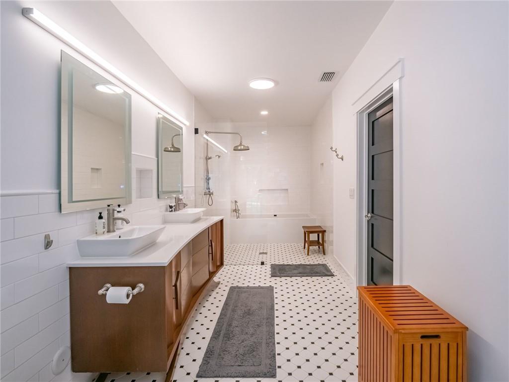 THE RIDGE AT LAUREL OAKS - Residential