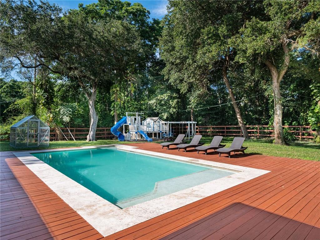 THE RIDGE AT LAUREL OAKS - Residential