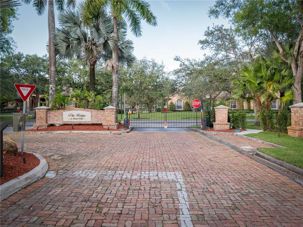 THE RIDGE AT LAUREL OAKS - Residential