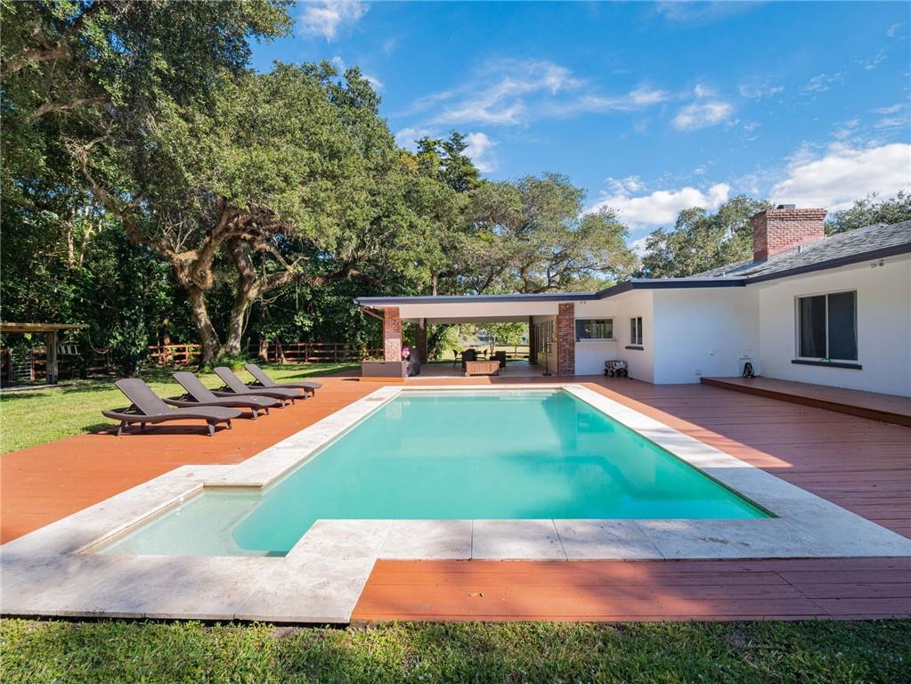 THE RIDGE AT LAUREL OAKS - Residential