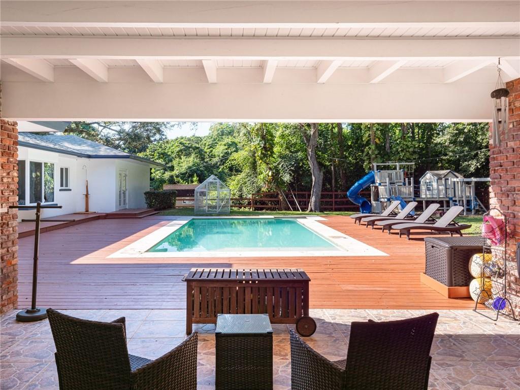 THE RIDGE AT LAUREL OAKS - Residential