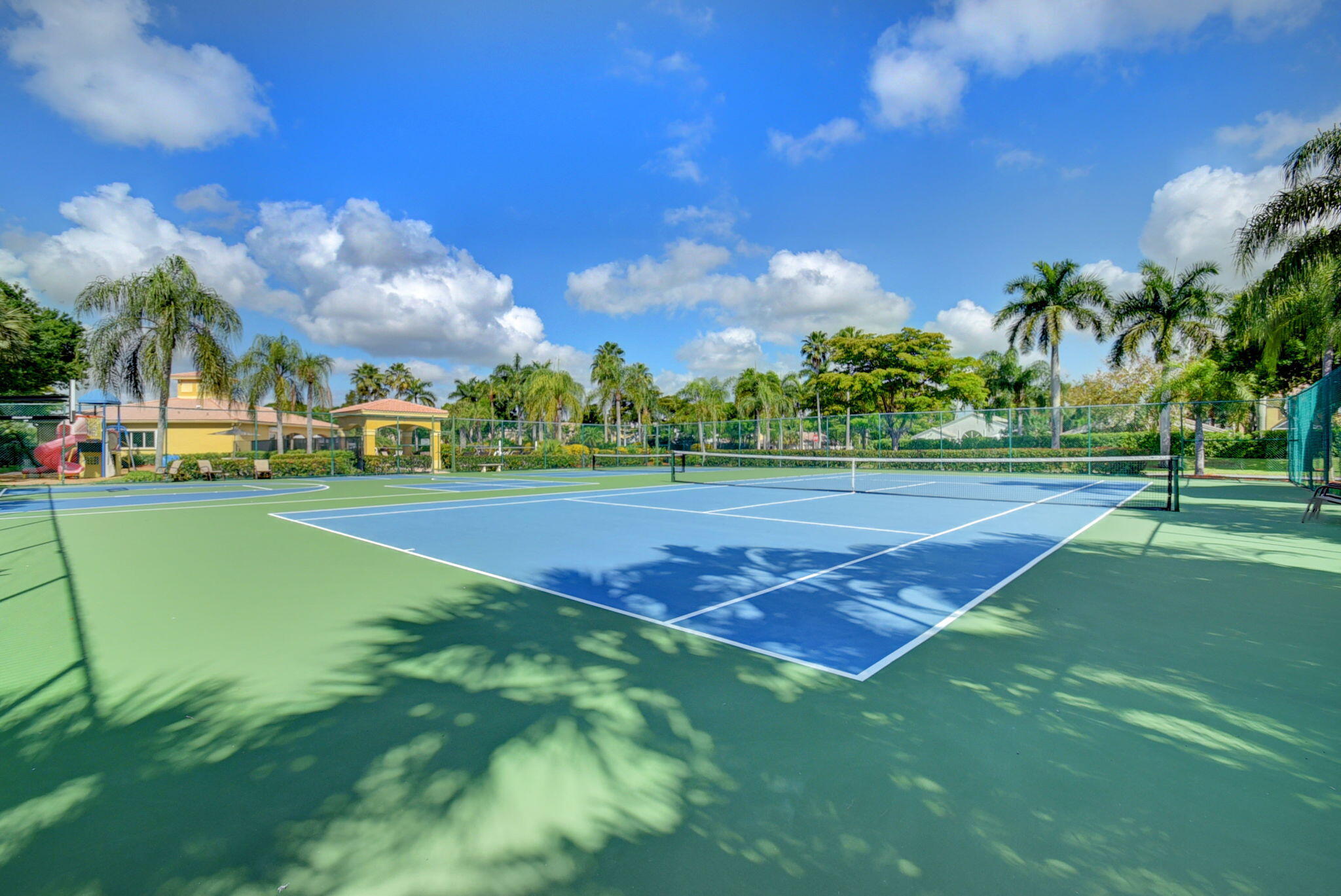 SYMPHONY BAY - Residential