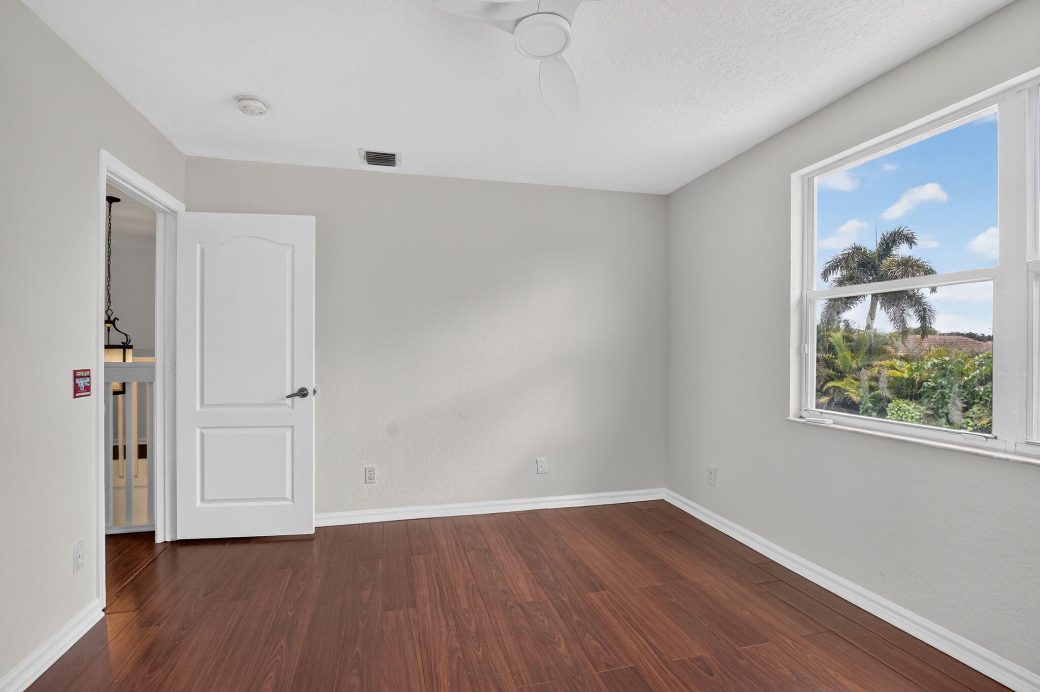 SYMPHONY BAY - Residential