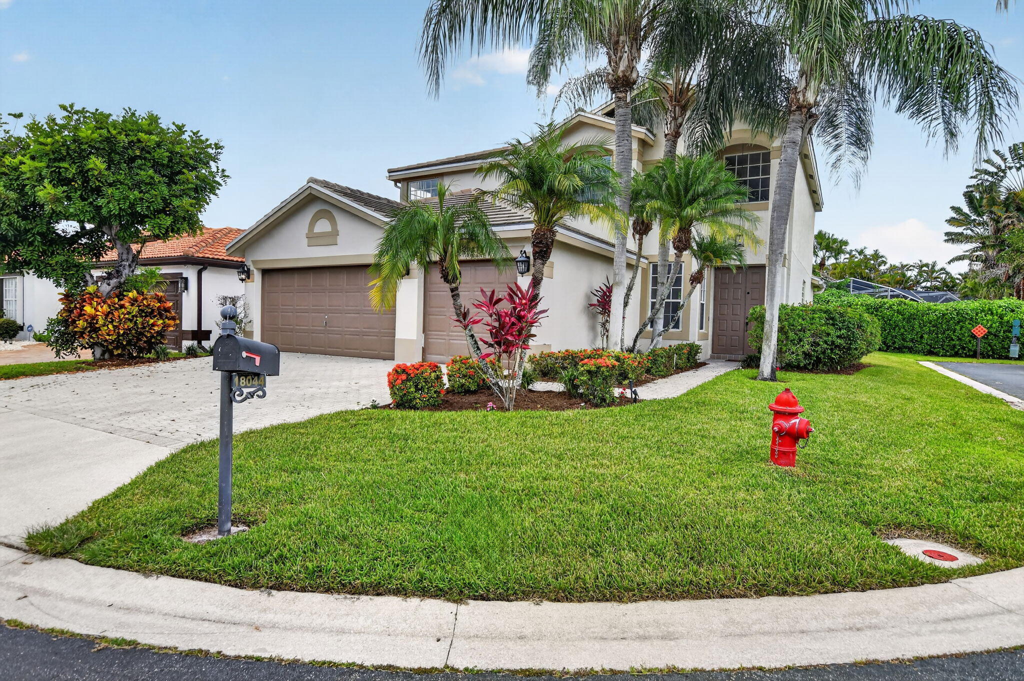 SYMPHONY BAY - Residential