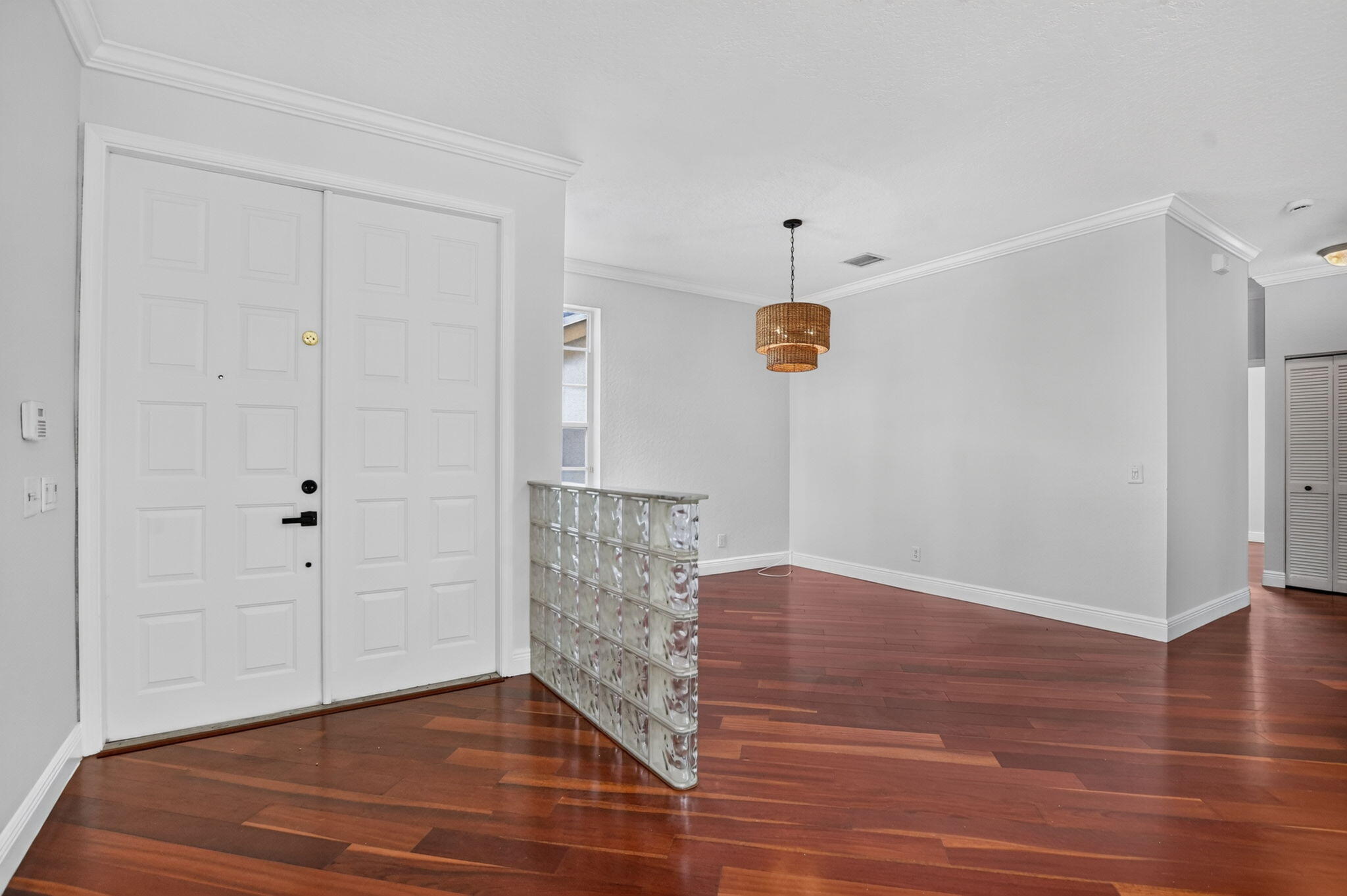 SYMPHONY BAY - Residential