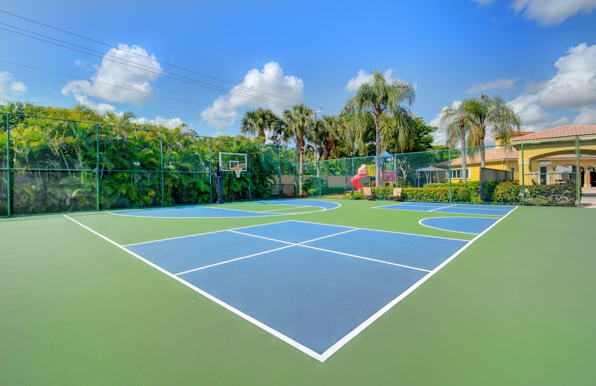 SYMPHONY BAY - Residential