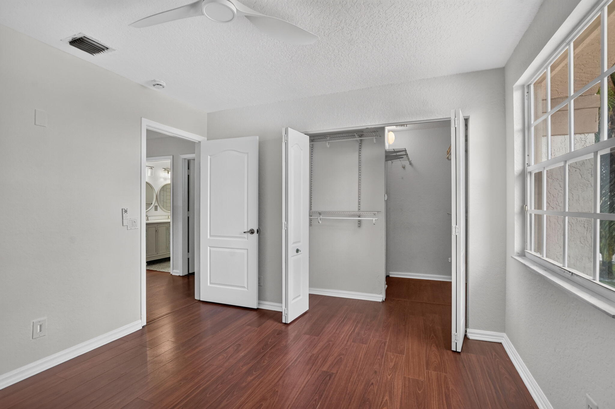 SYMPHONY BAY - Residential