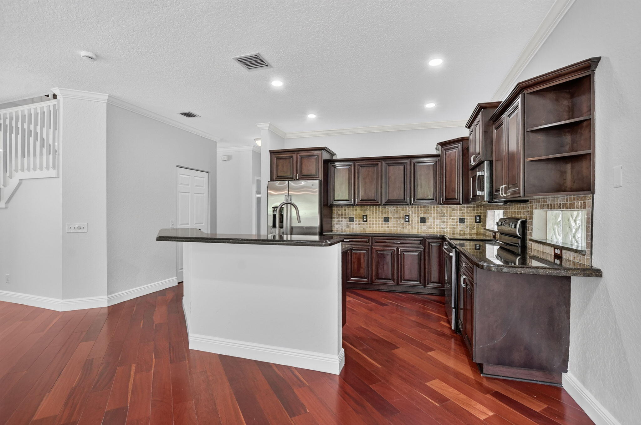 SYMPHONY BAY - Residential
