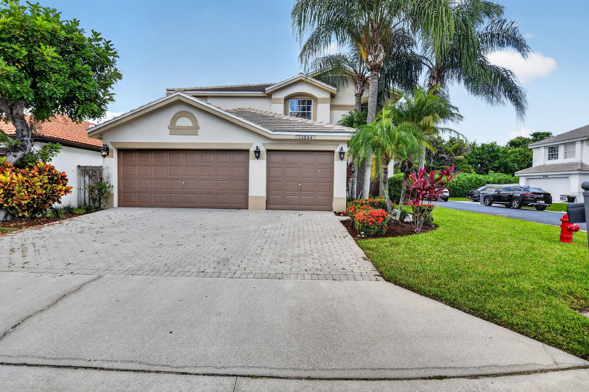 SYMPHONY BAY - Residential