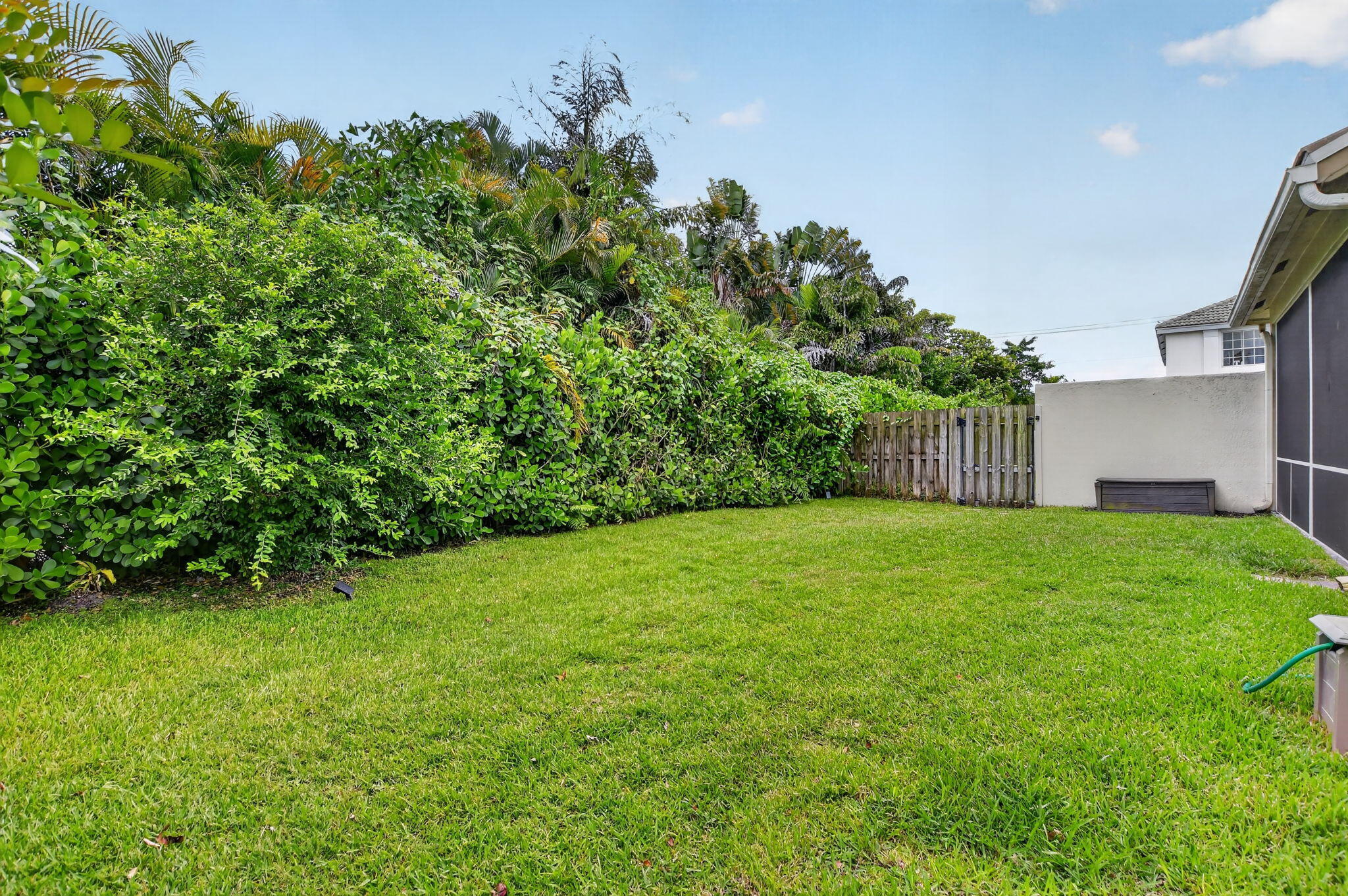 SYMPHONY BAY - Residential