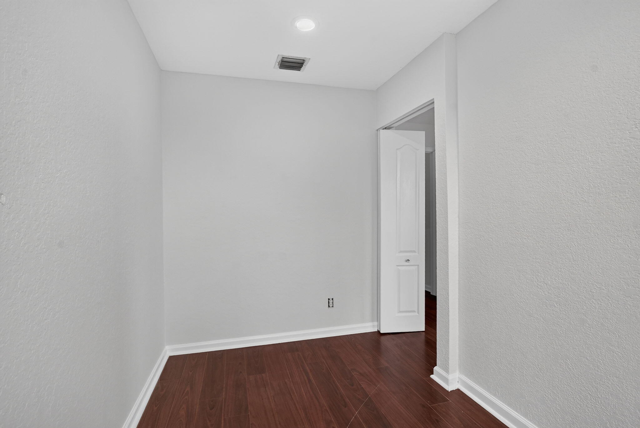SYMPHONY BAY - Residential